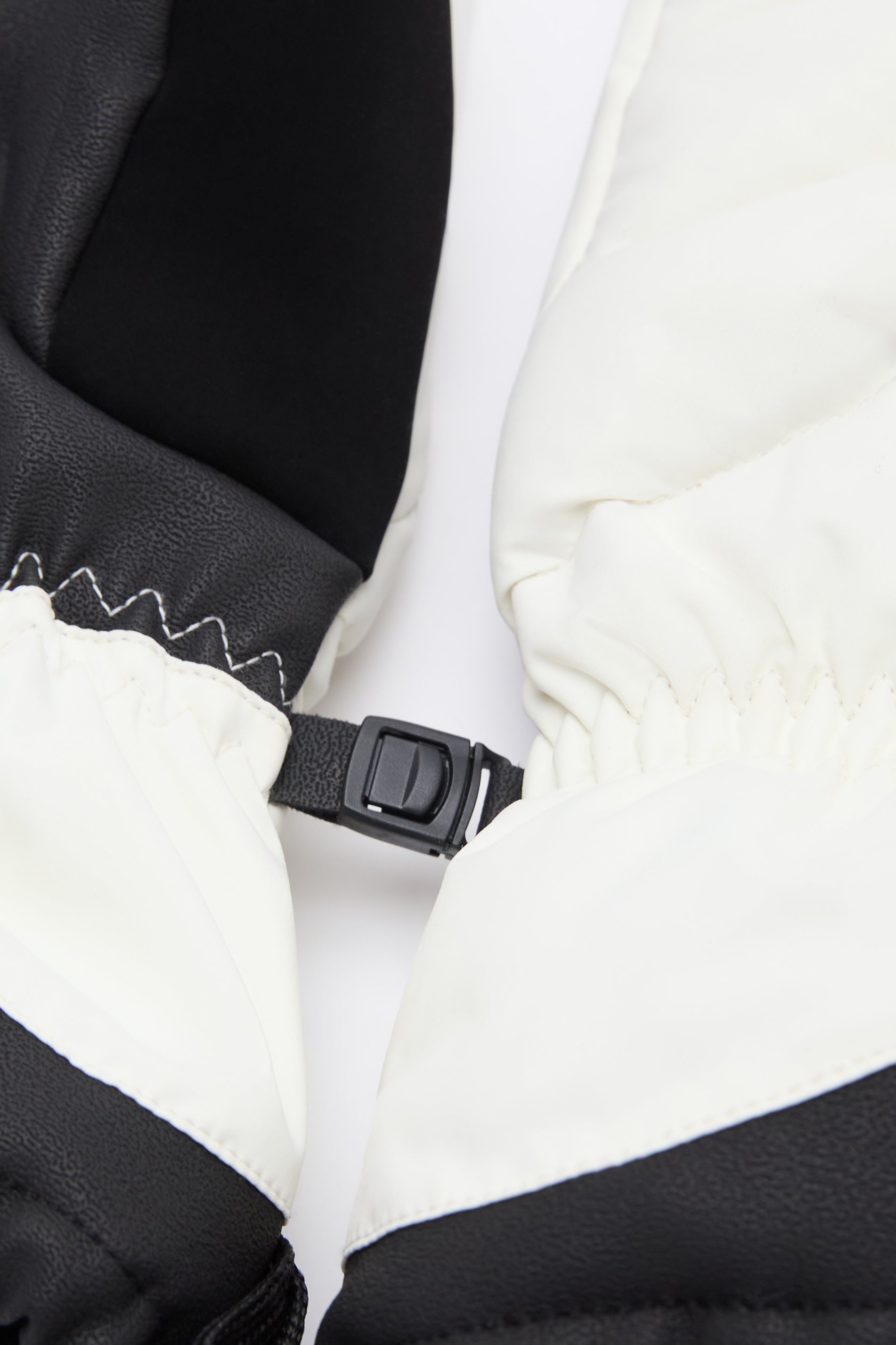 Nuvata Puffer Mittens in White - 2