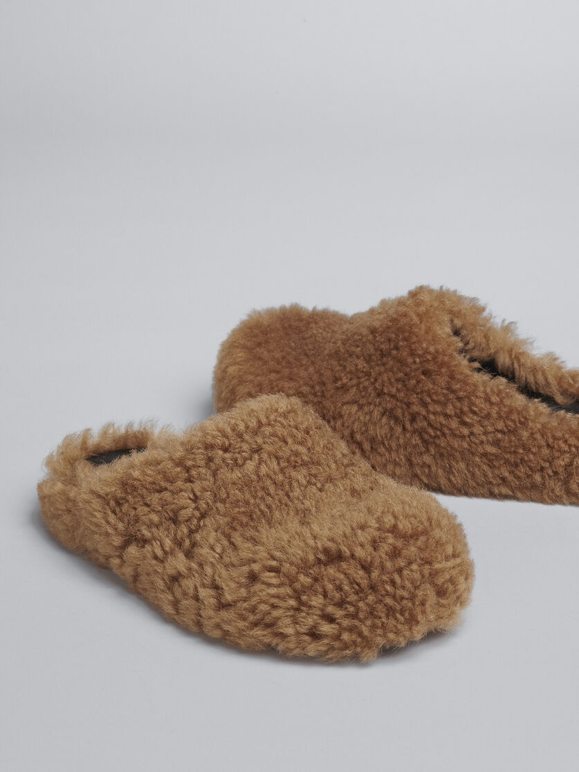 BROWN SHEARLING FUSSBETT SABOT - 5