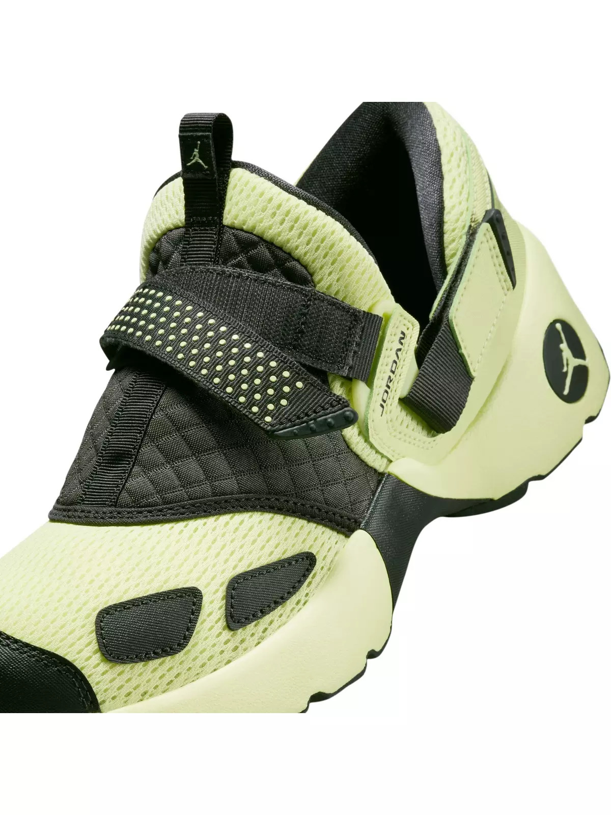 Trunner LX "Luminous Green" Women's Shoe - 5