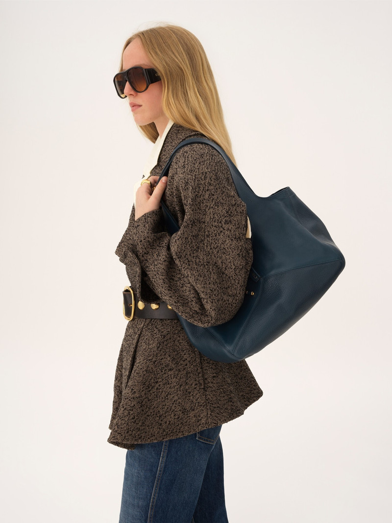 Chloé CHLOÉ BALLOON EAST-WEST TOTE BAG IN GRAINED LEATHER outlook