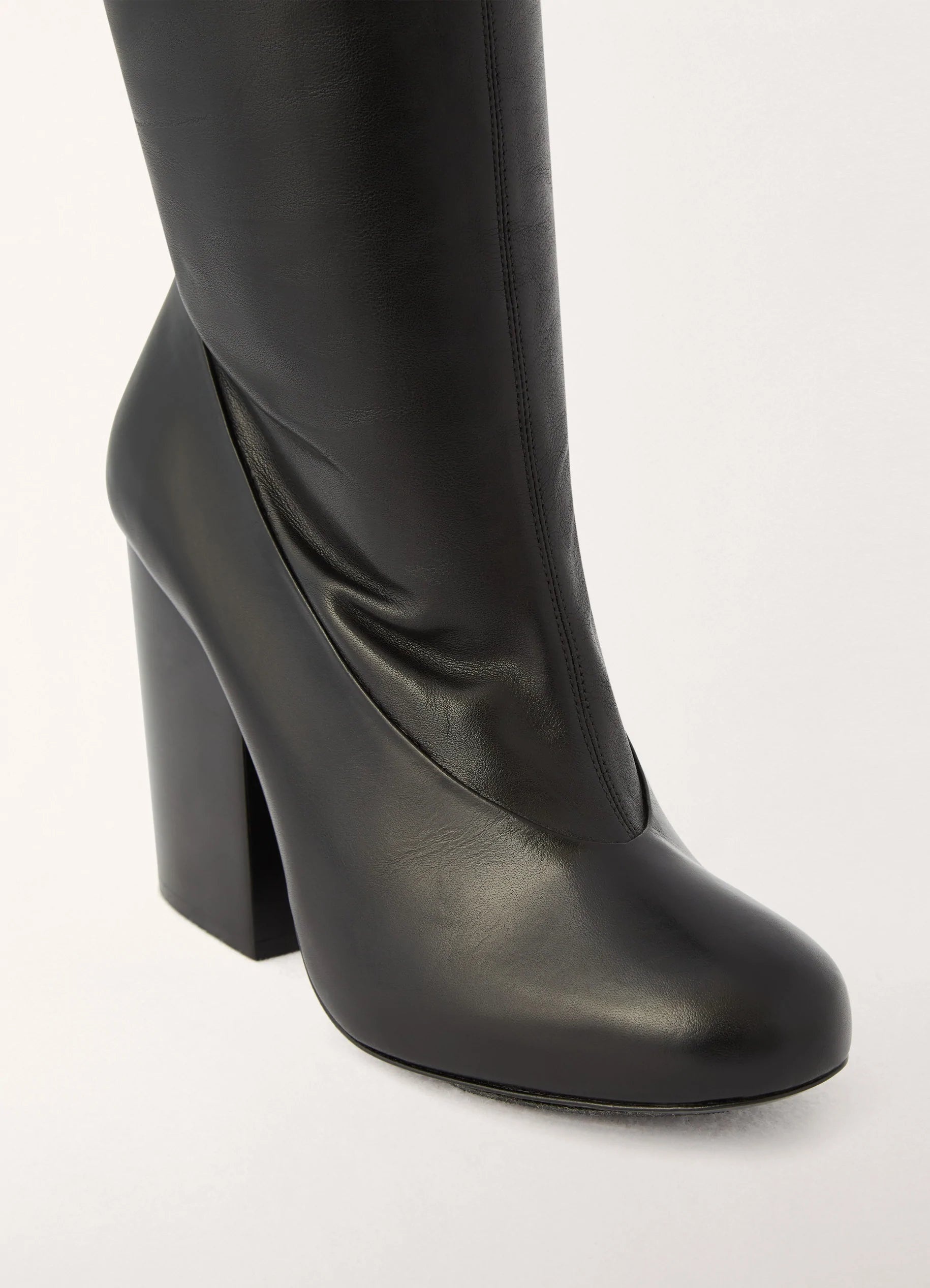 HIGH BOOTS
SLEEK CALF LEATHER - 3