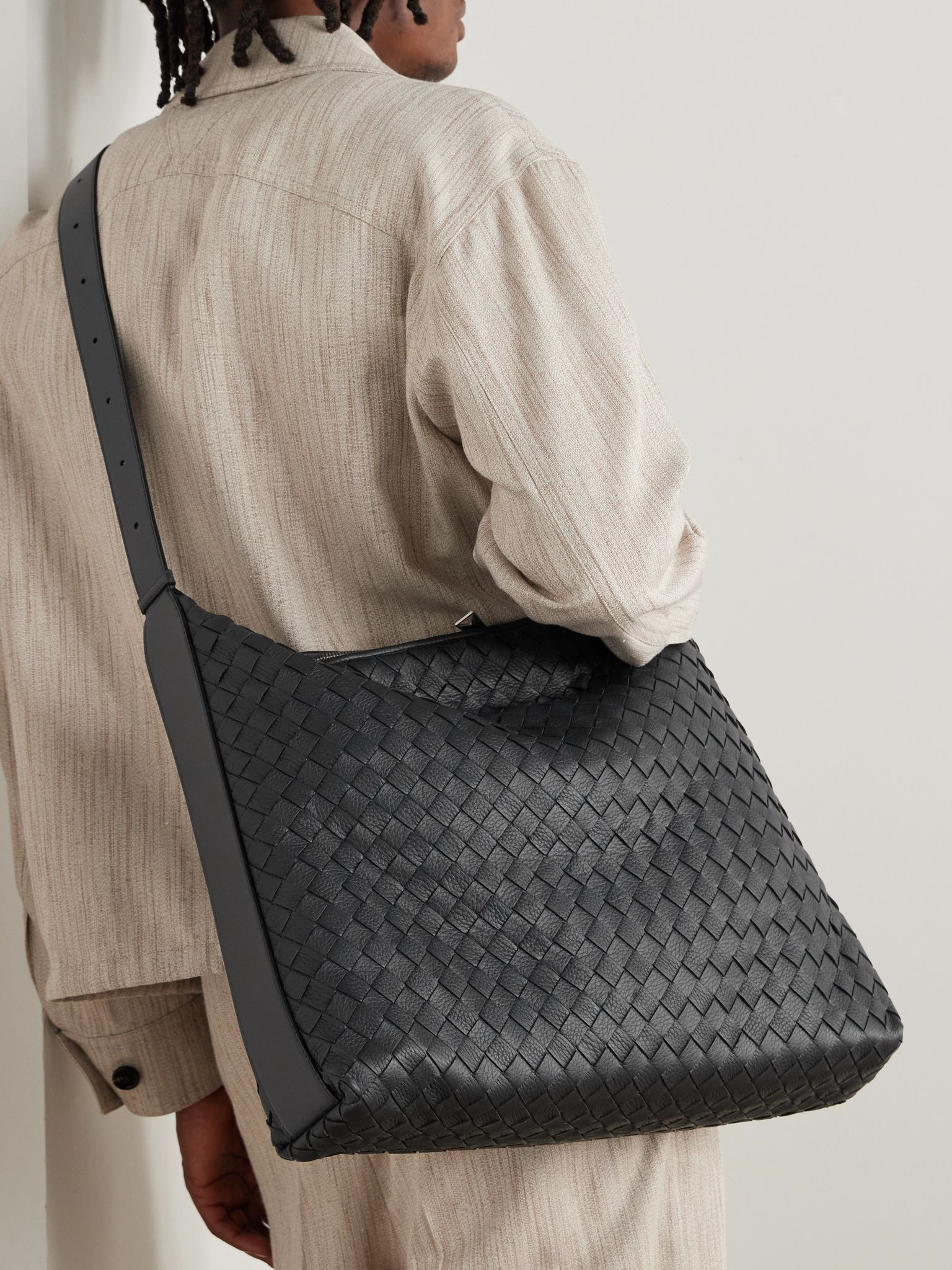 Intrecciato Textured-Leather Tote Bag Blue - 2