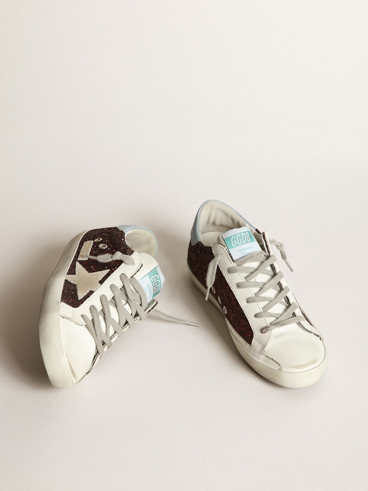 Super-Star sneakers in burgundy glitter with ice-gray suede star and light blue leather heel tab - 2