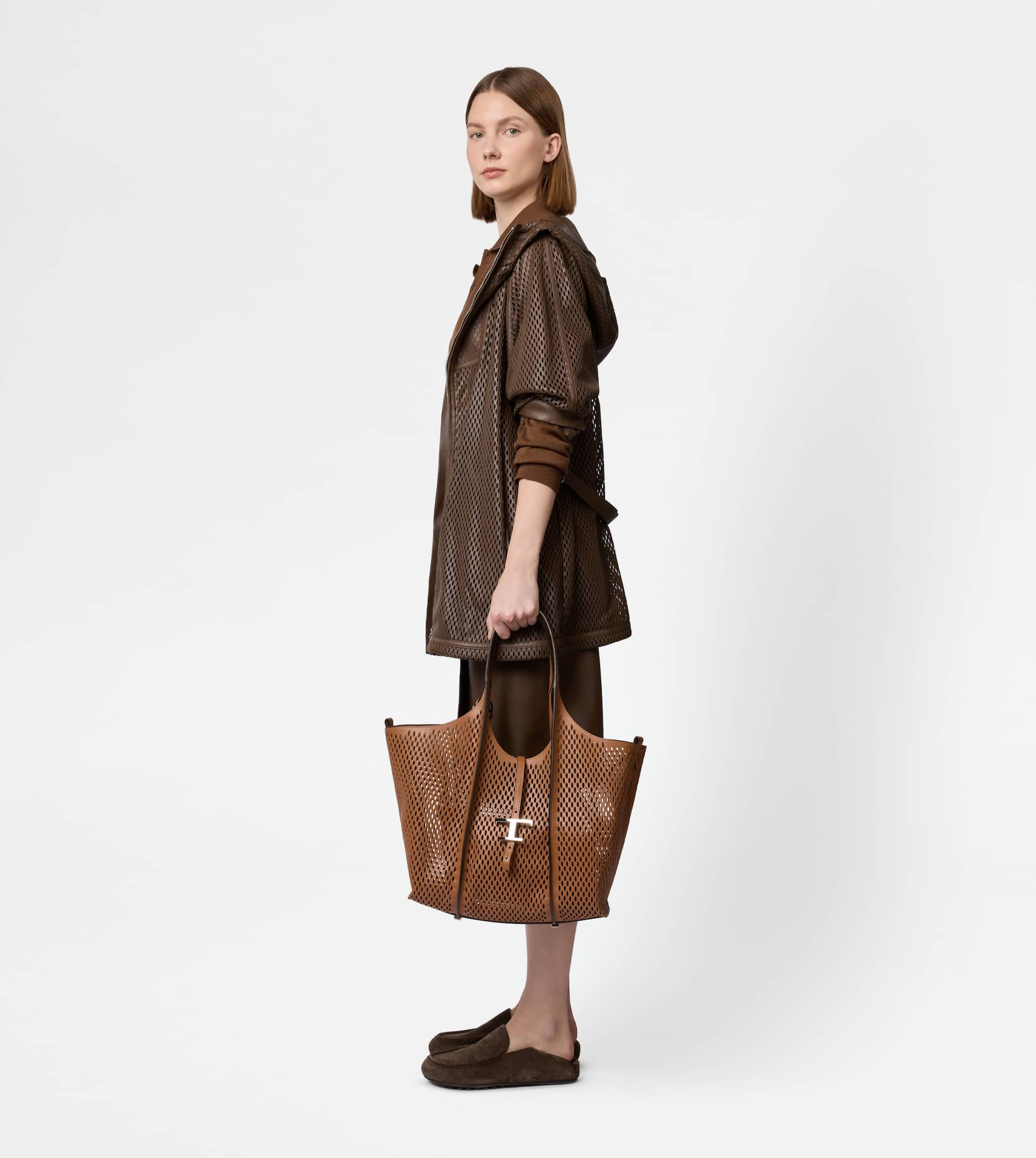 T TIMELESS SHOPPING BAG IN LEATHER MEDIUM - BROWN - 7