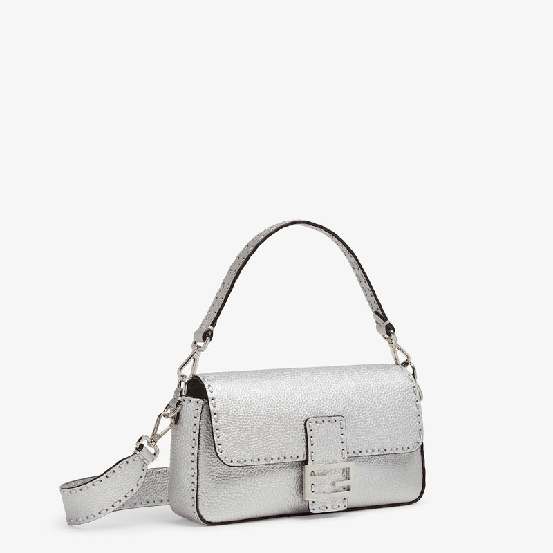 FENDI Baguette outlook