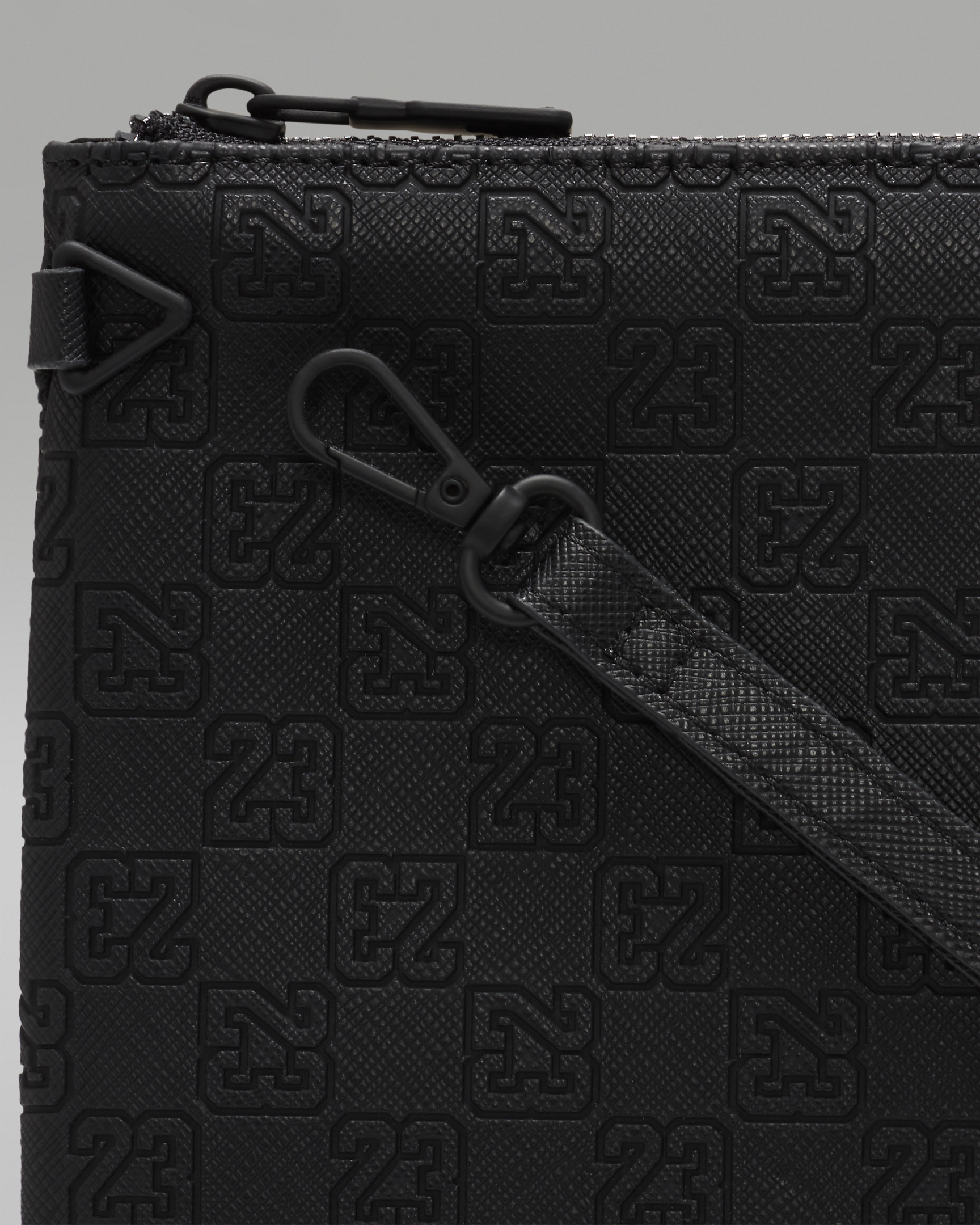 Jordan Monogram Pouch (0.69L) - 5