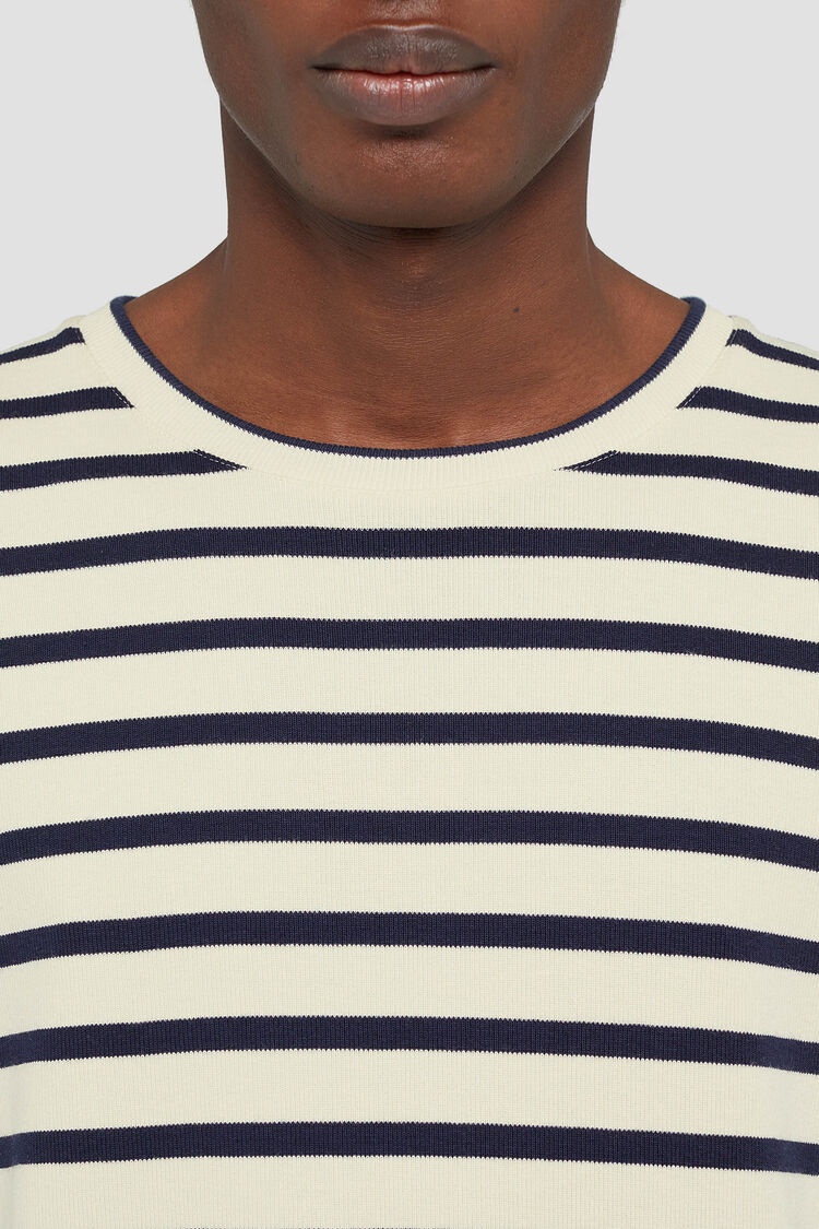 Crew-Neck T-Shirt - 6