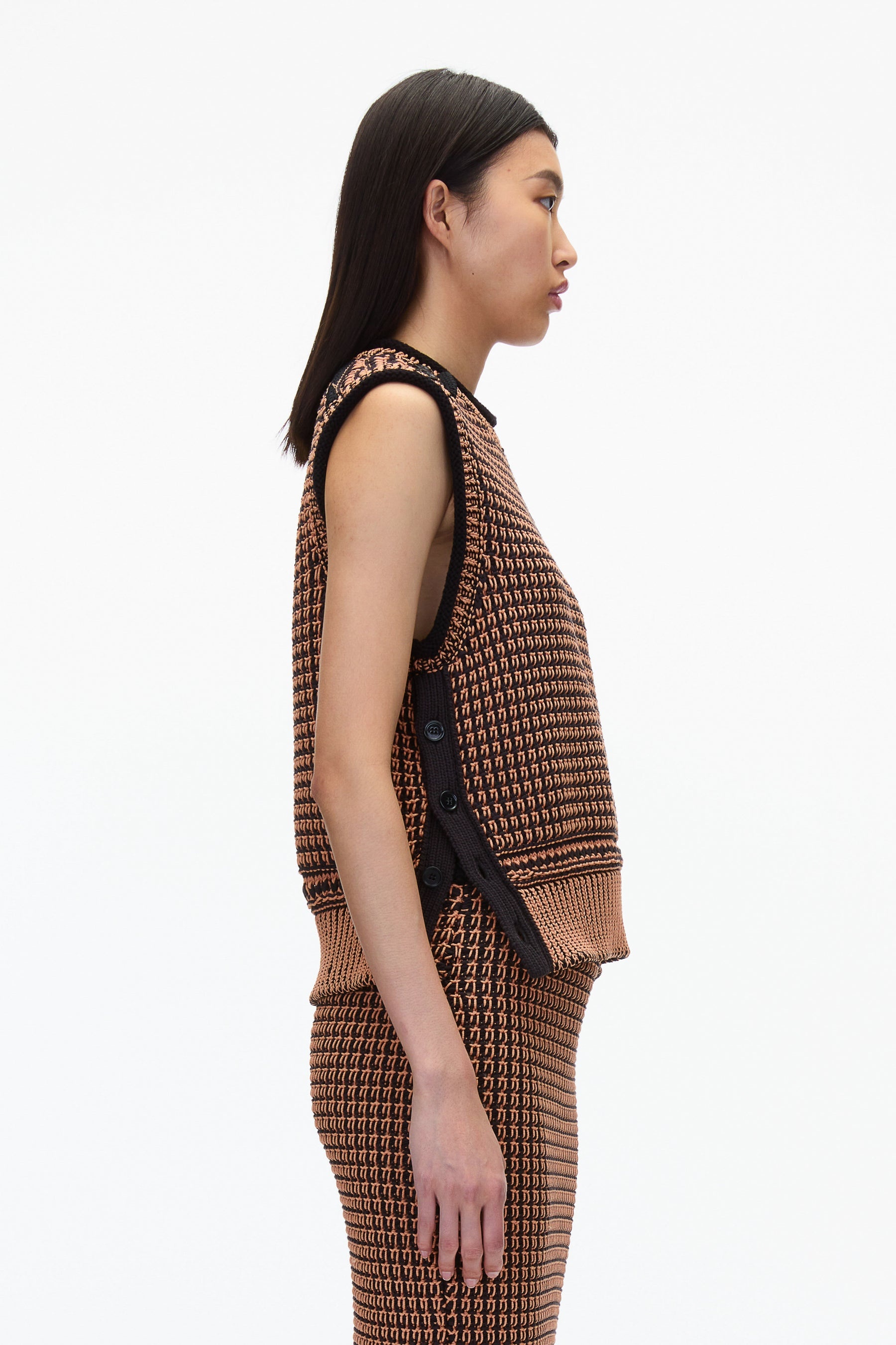 Bi-Color Knit Vest - 3