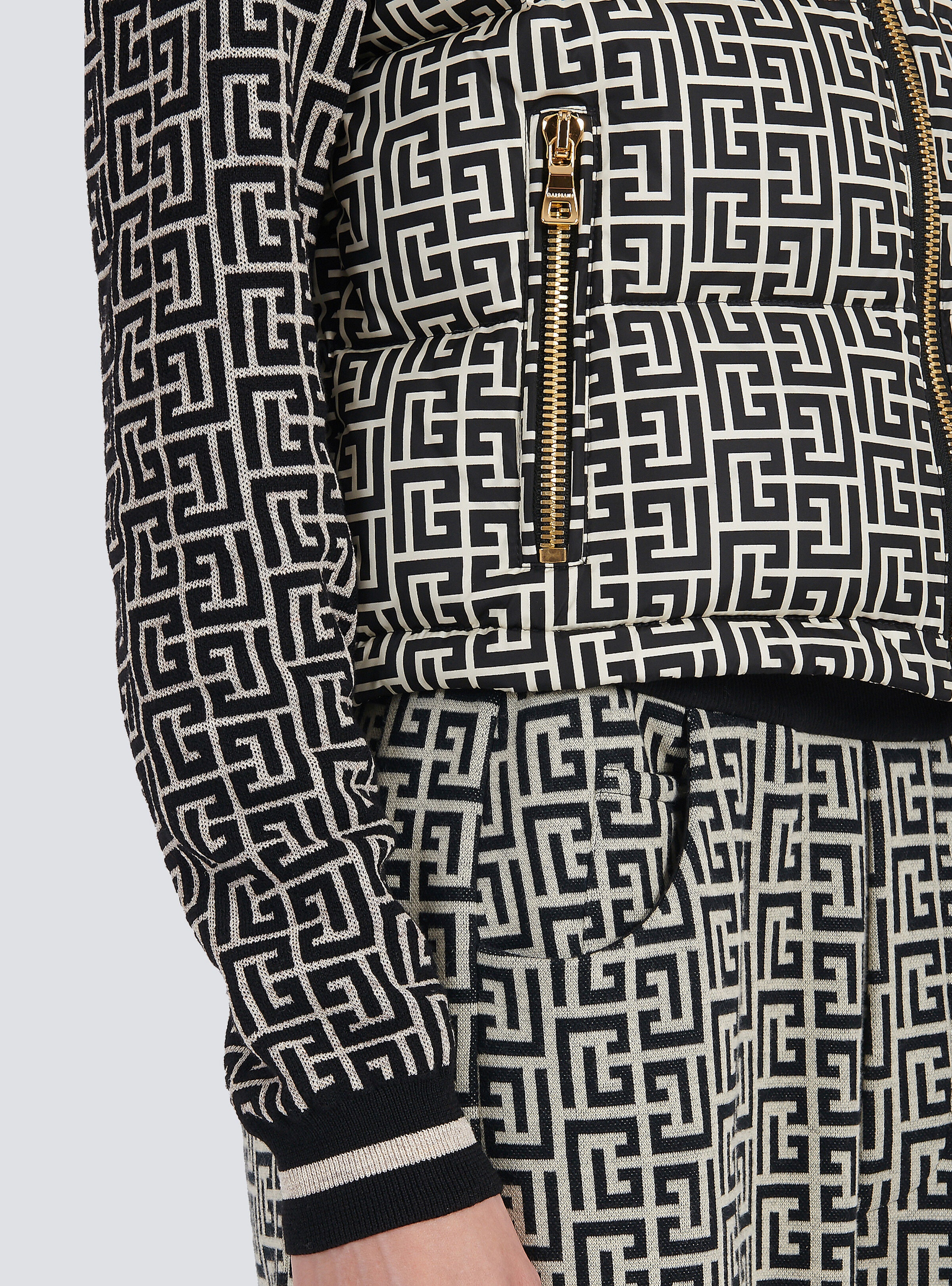 Nylon quilted vest with Balmain monogram - 8