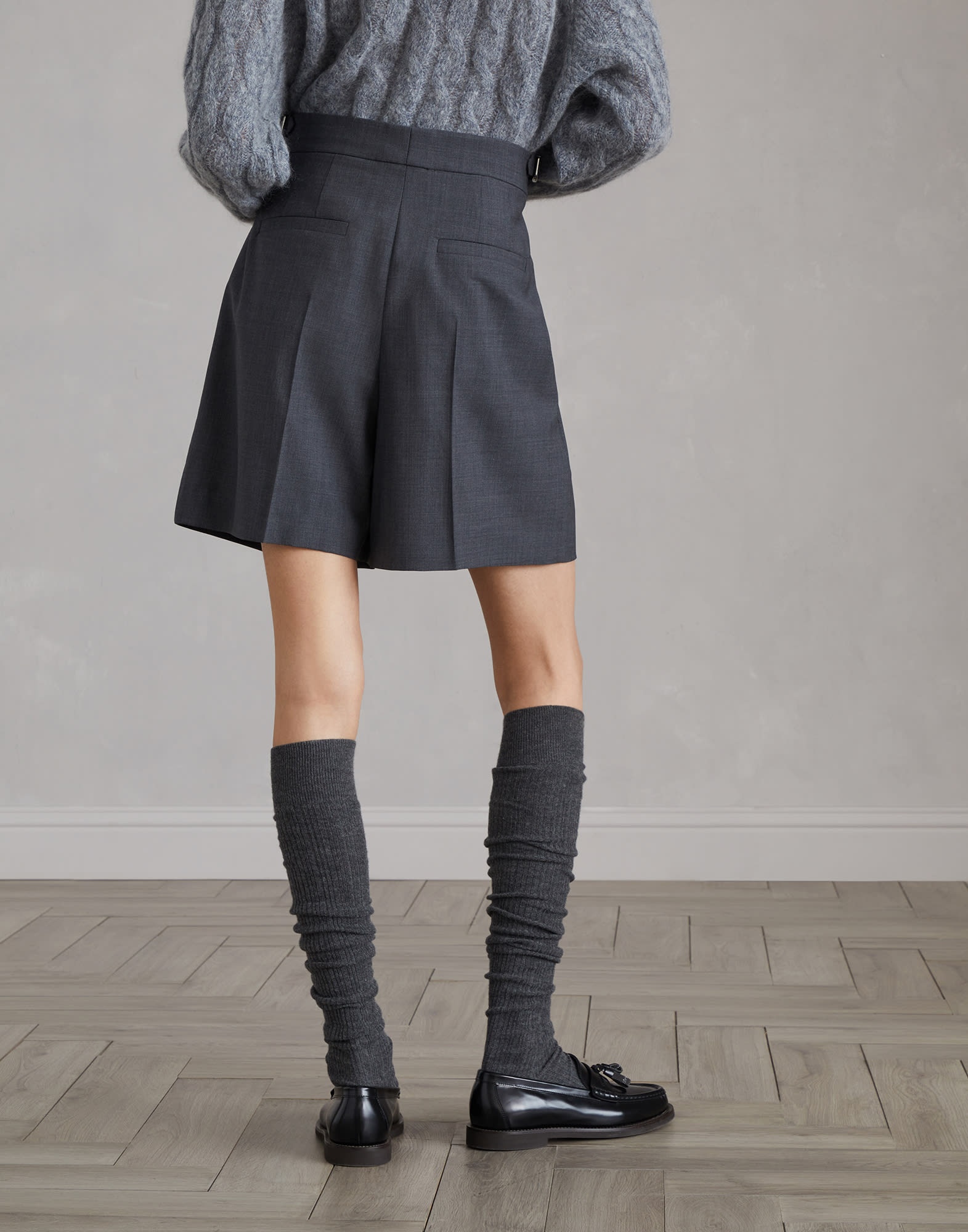 Tropical luxury wool city Bermuda shorts with shiny details - 2