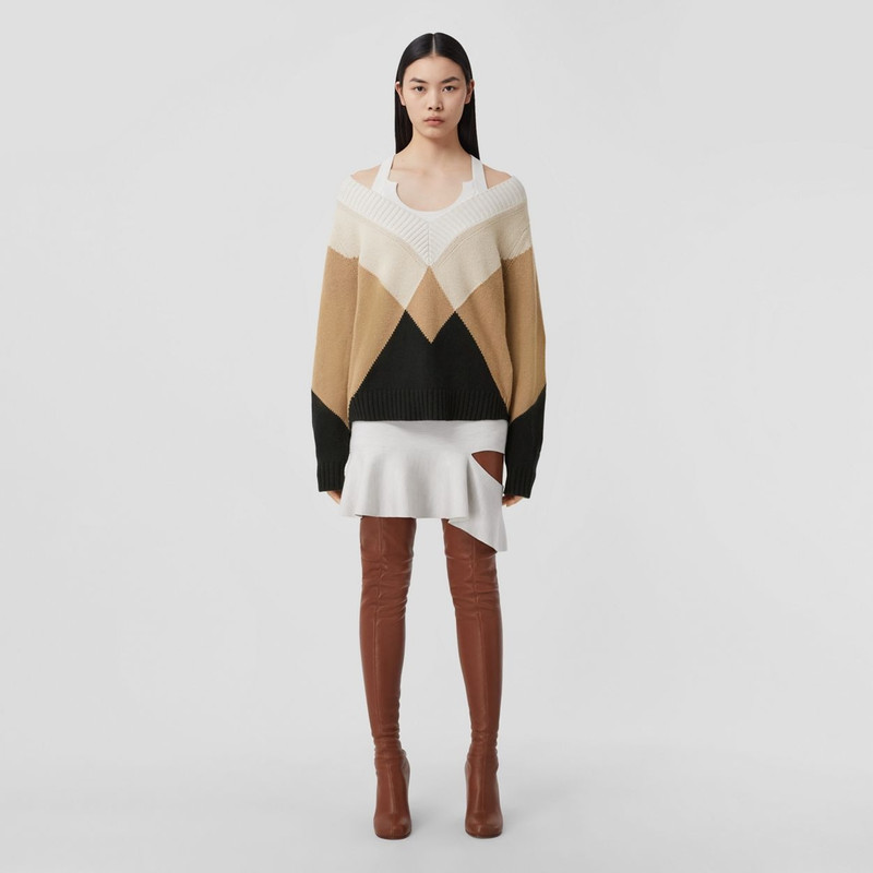 Chevron Intarsia Cashmere V-neck Sweater 1
