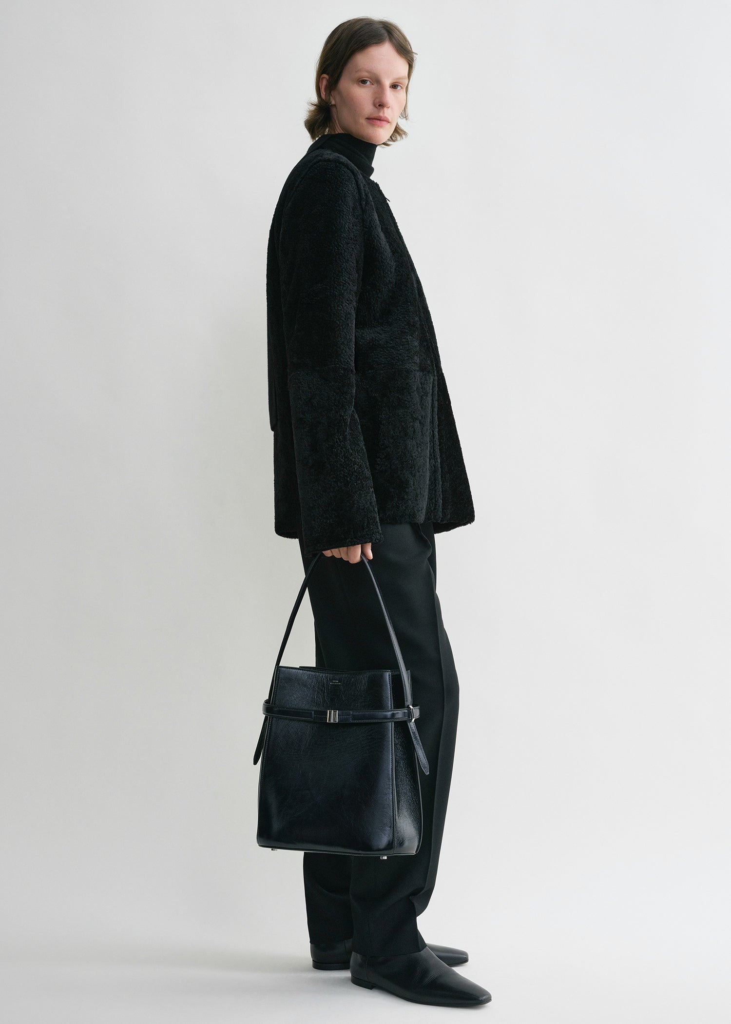 Belted Naplack bucket bag navy - 2