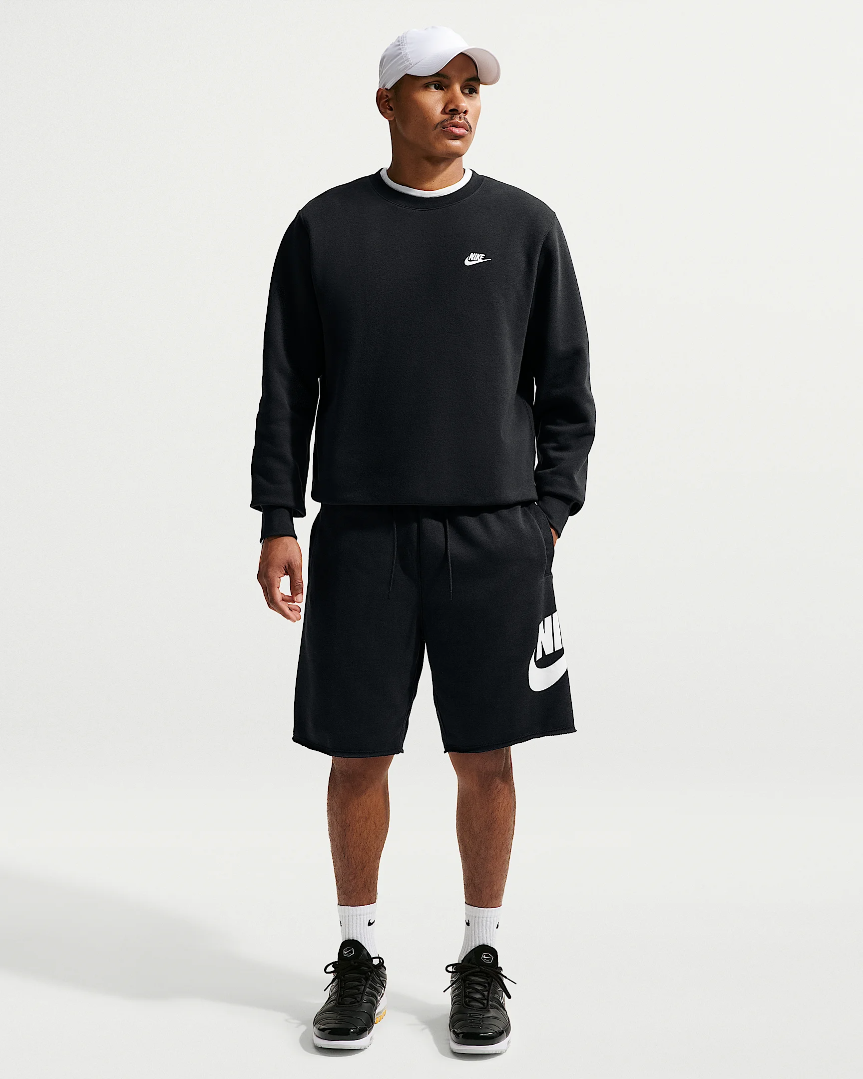 Nike Club Men's French Terry Alumni Shorts - 1