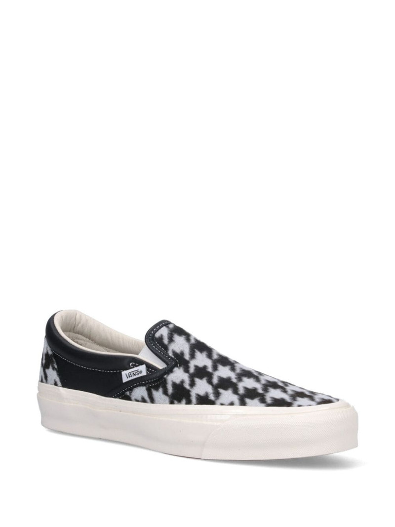 Vans Premium Slip-On 98 sneakers outlook