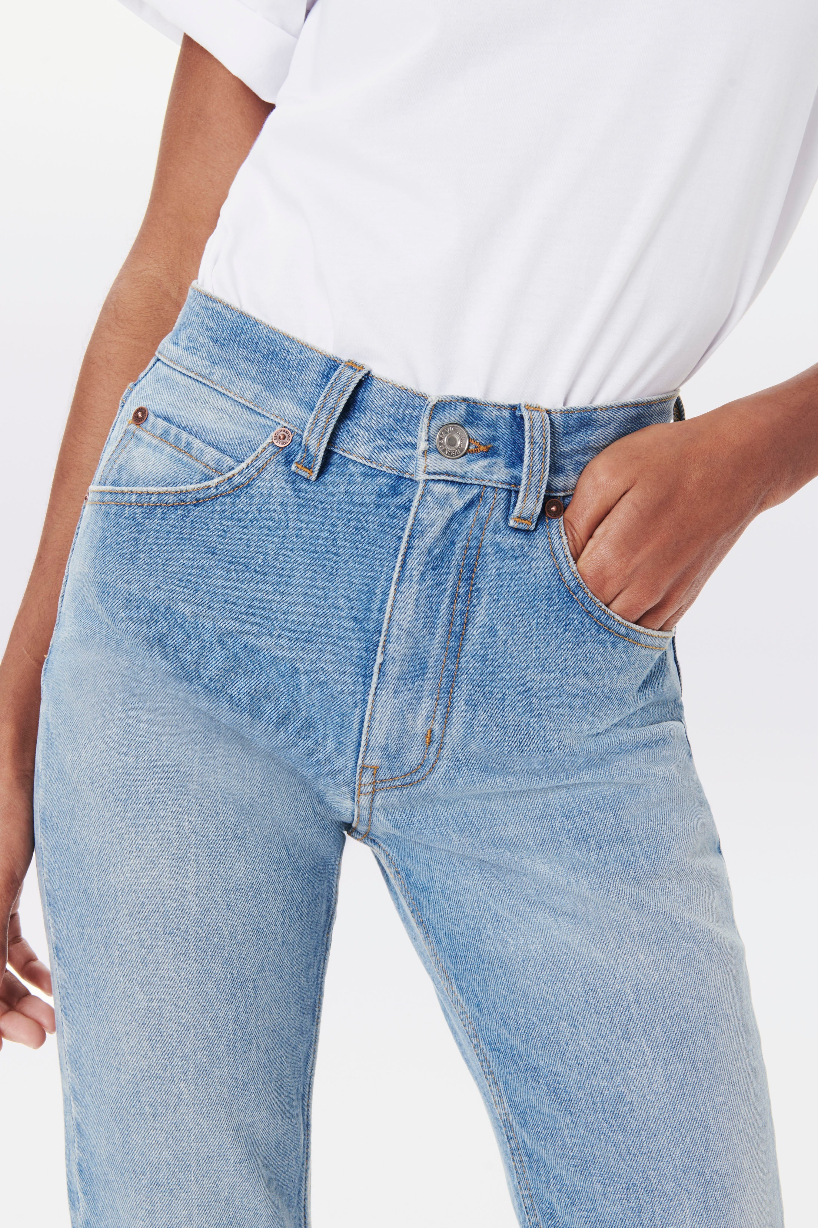 Nicola Skinny Fit Jean in California Wash - 4