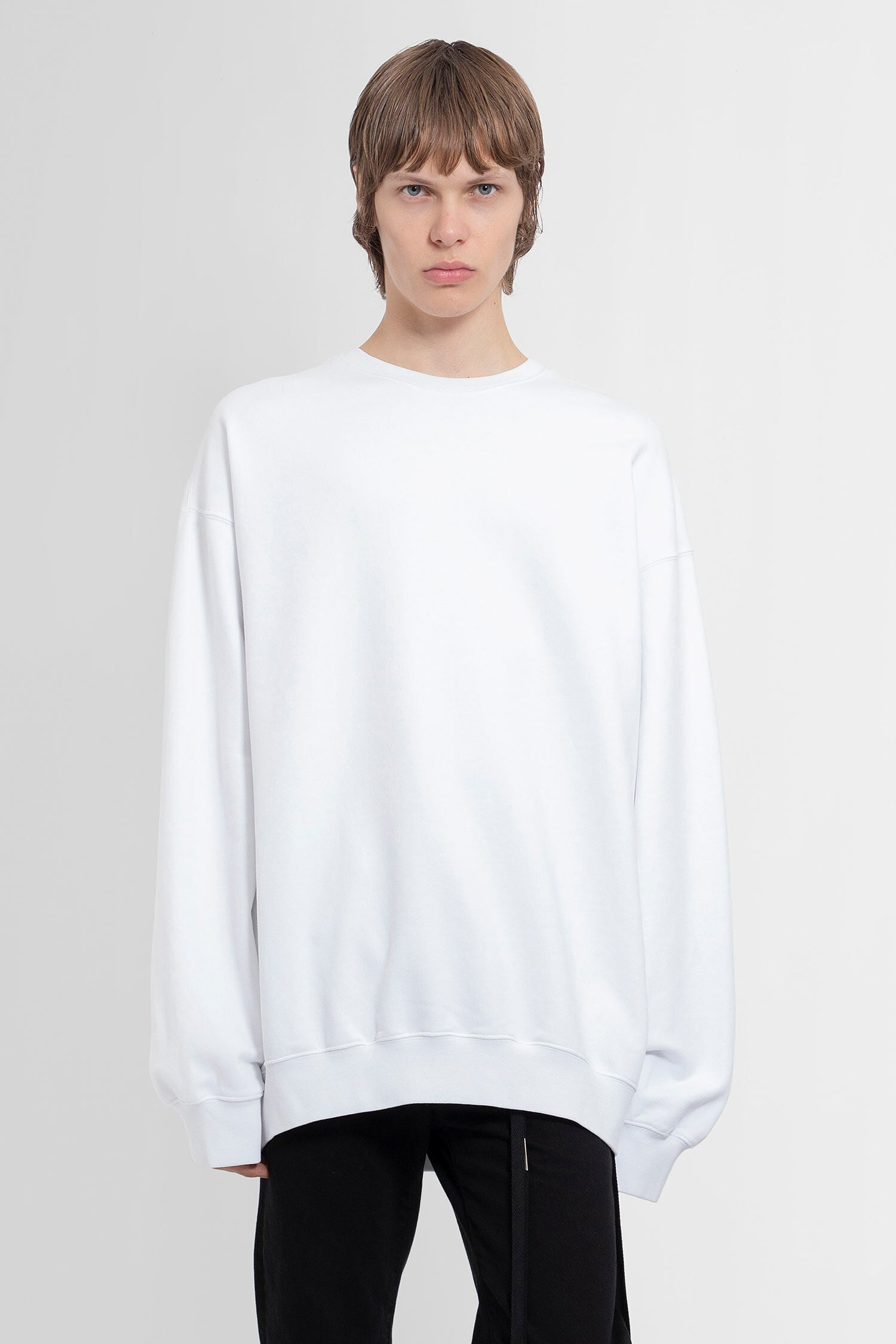 Wannes-High-Comfort-Sweatshirt - 1