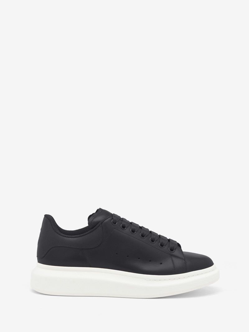 Oversized Sneaker 1
