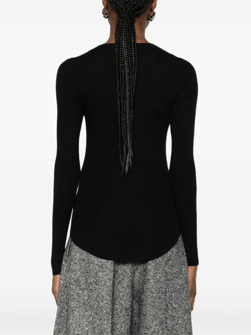 button-fastening knitted top 4