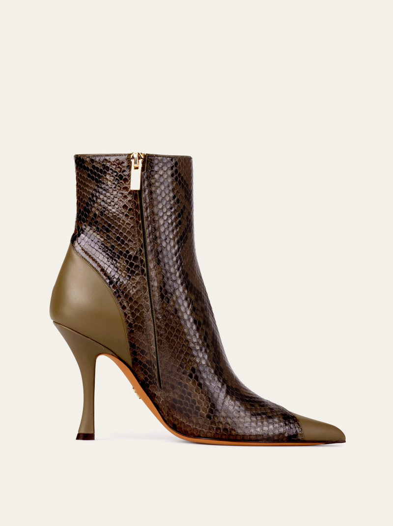 Ankle boot with contrasting inlays 5