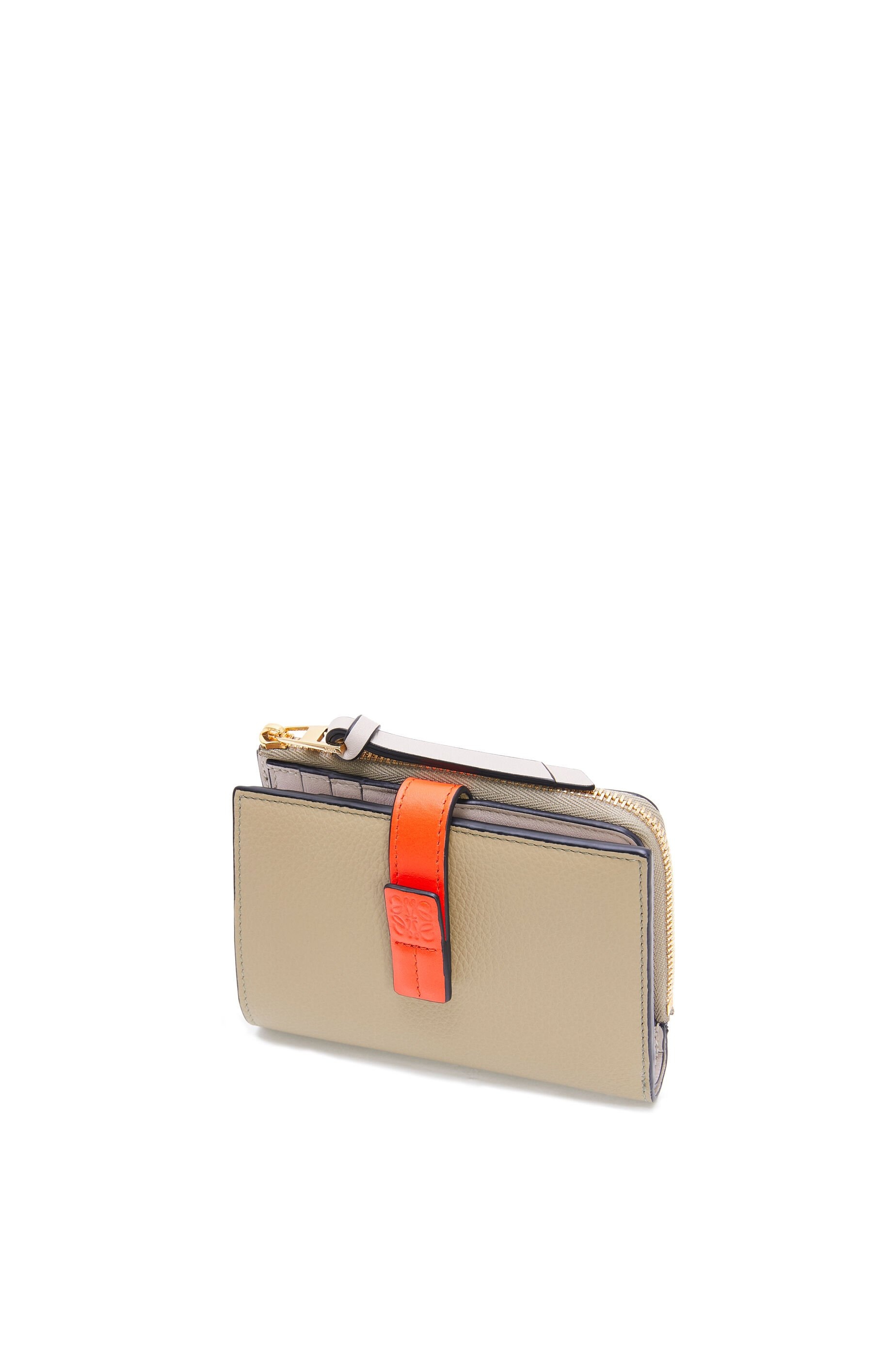 Slim zip bifold wallet in soft grained calfskin - 4
