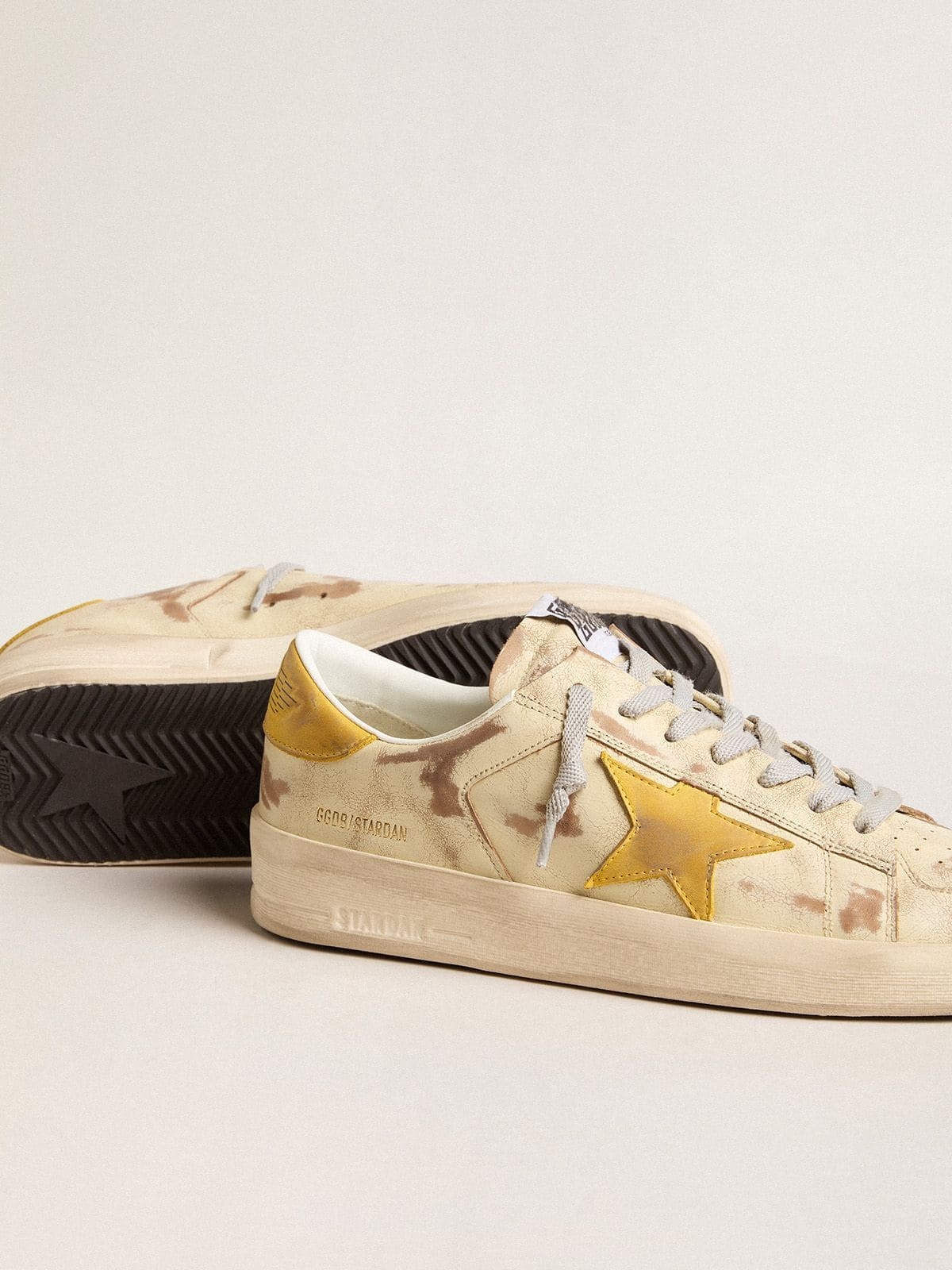 Men's Stardan in beige leather with honey-colored nubuck star and heel tab - 3