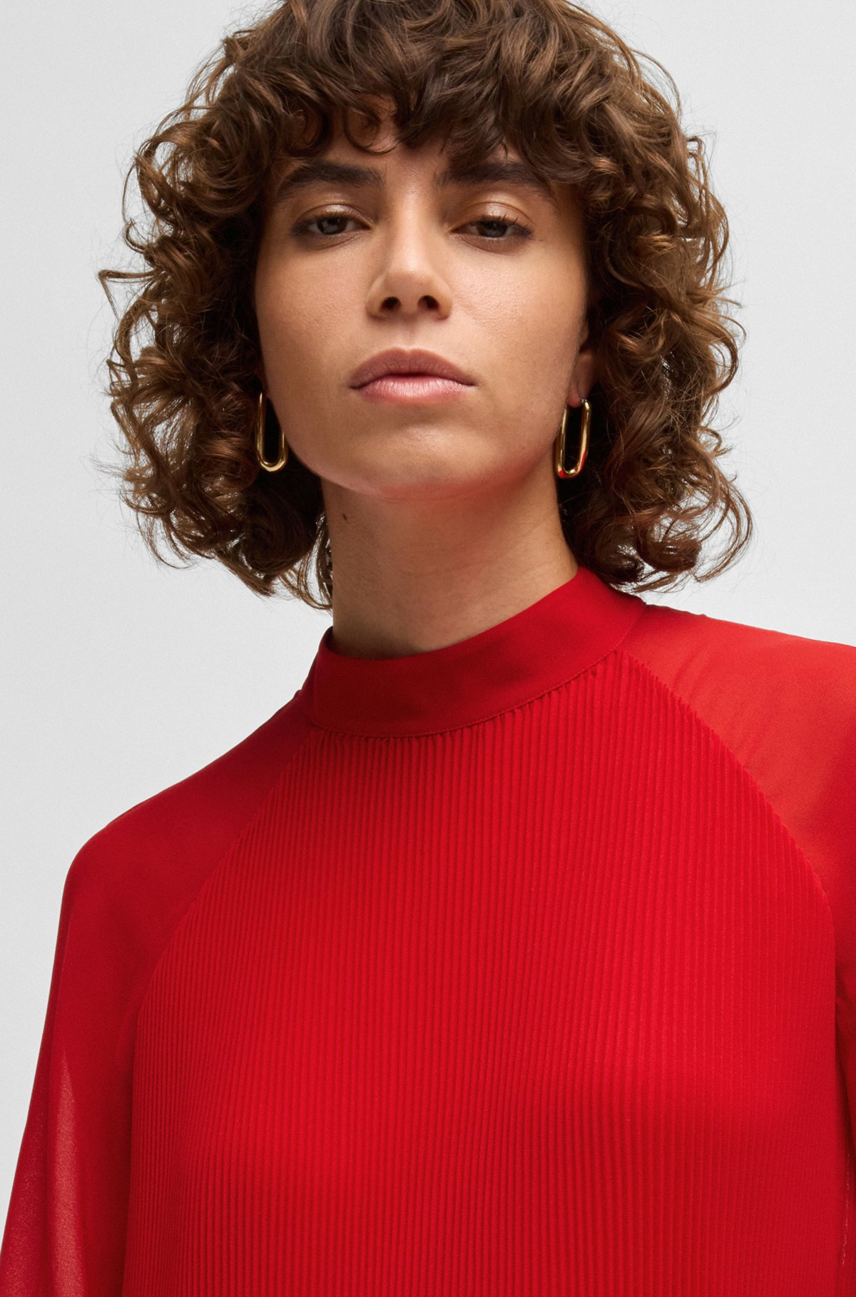 HIGH-NECK DRESS WITH PLISSÉ PLEATS AND SHEER SLEEVES - 5