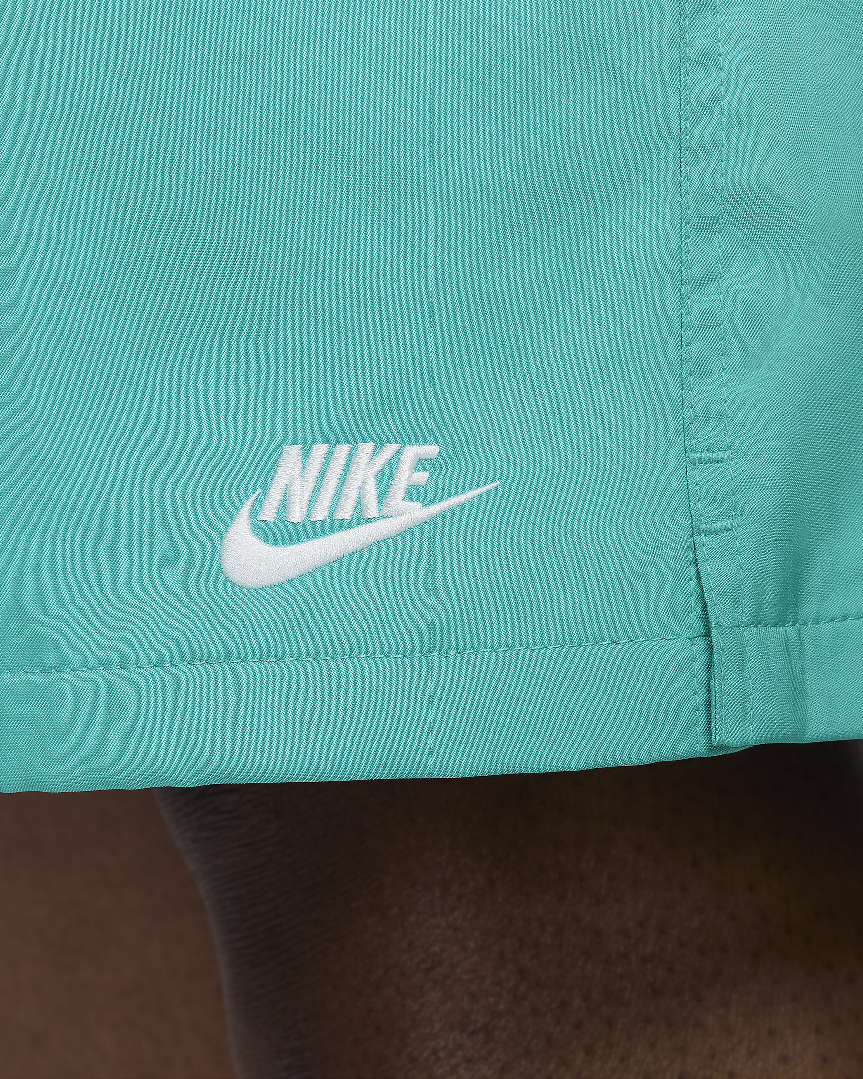 Nike Club Men's Woven Flow Shorts - 12
