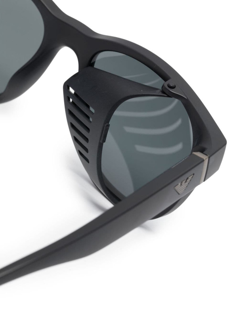 oval-frame sunglasses 3