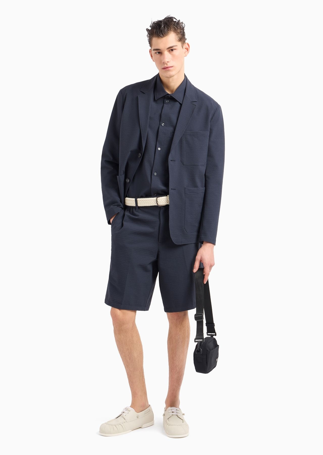 Short-sleeved oversized shirt in technical seersucker - 4