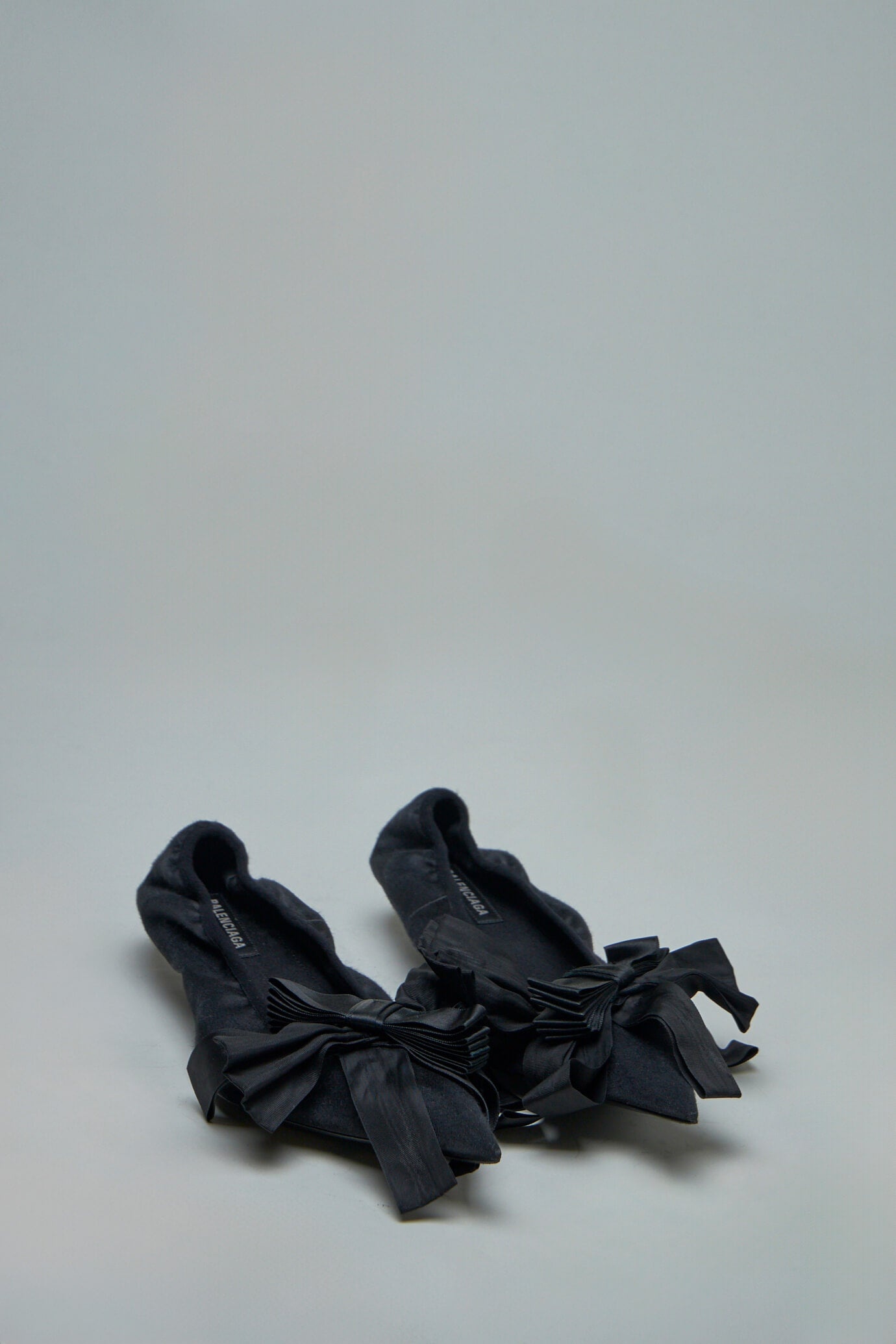 【Balenciaga】LOUIS PUMP 25MM◆804338W2H82 BALENCIAGA Women's Louis Xv 25mm Pump in Black | REVERSIBLE