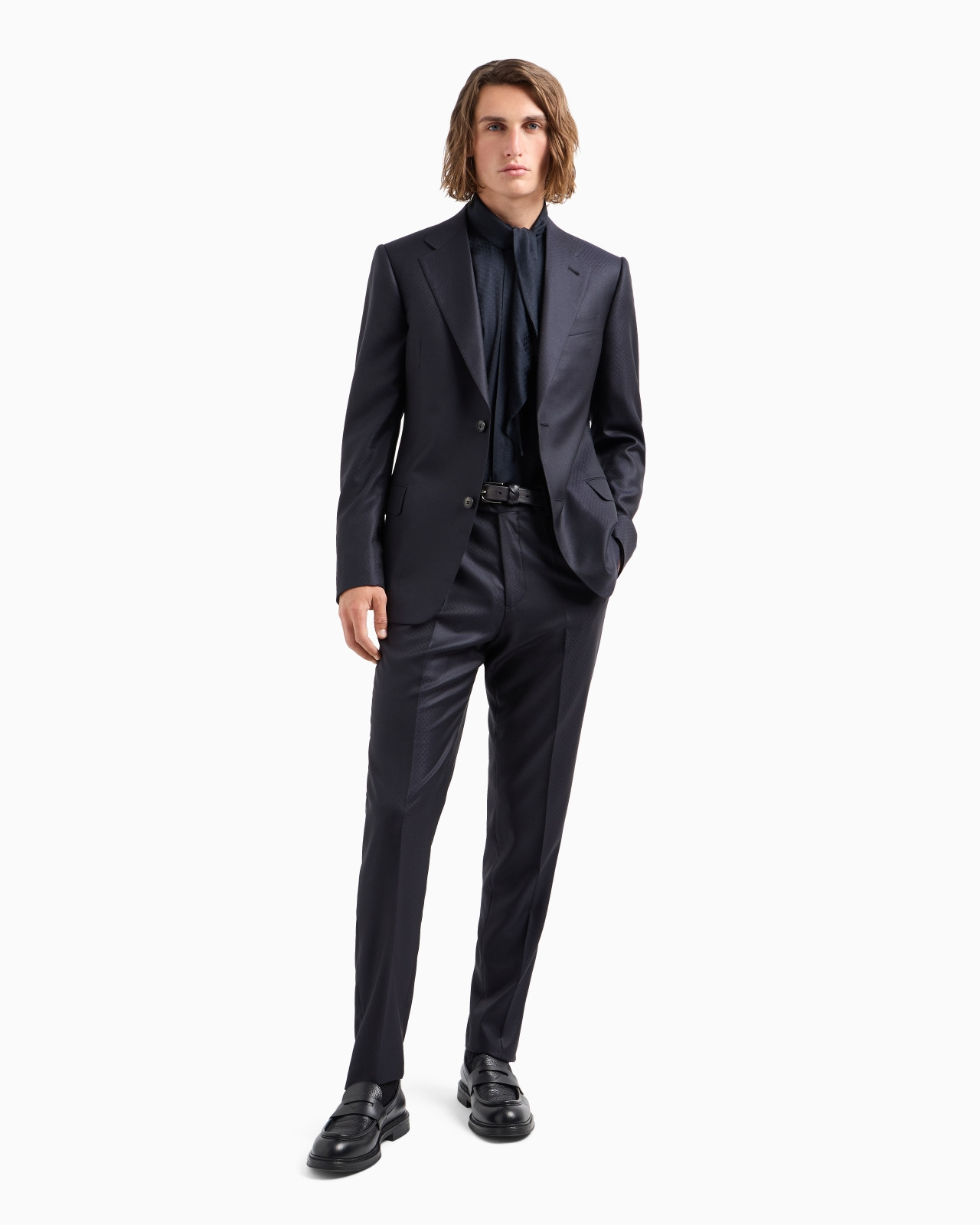 Single-breasted suit in a micro-effect jacquard wool and silk - 4