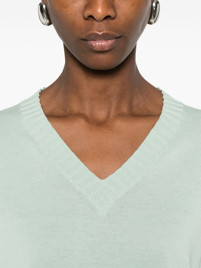 V-neck top 5