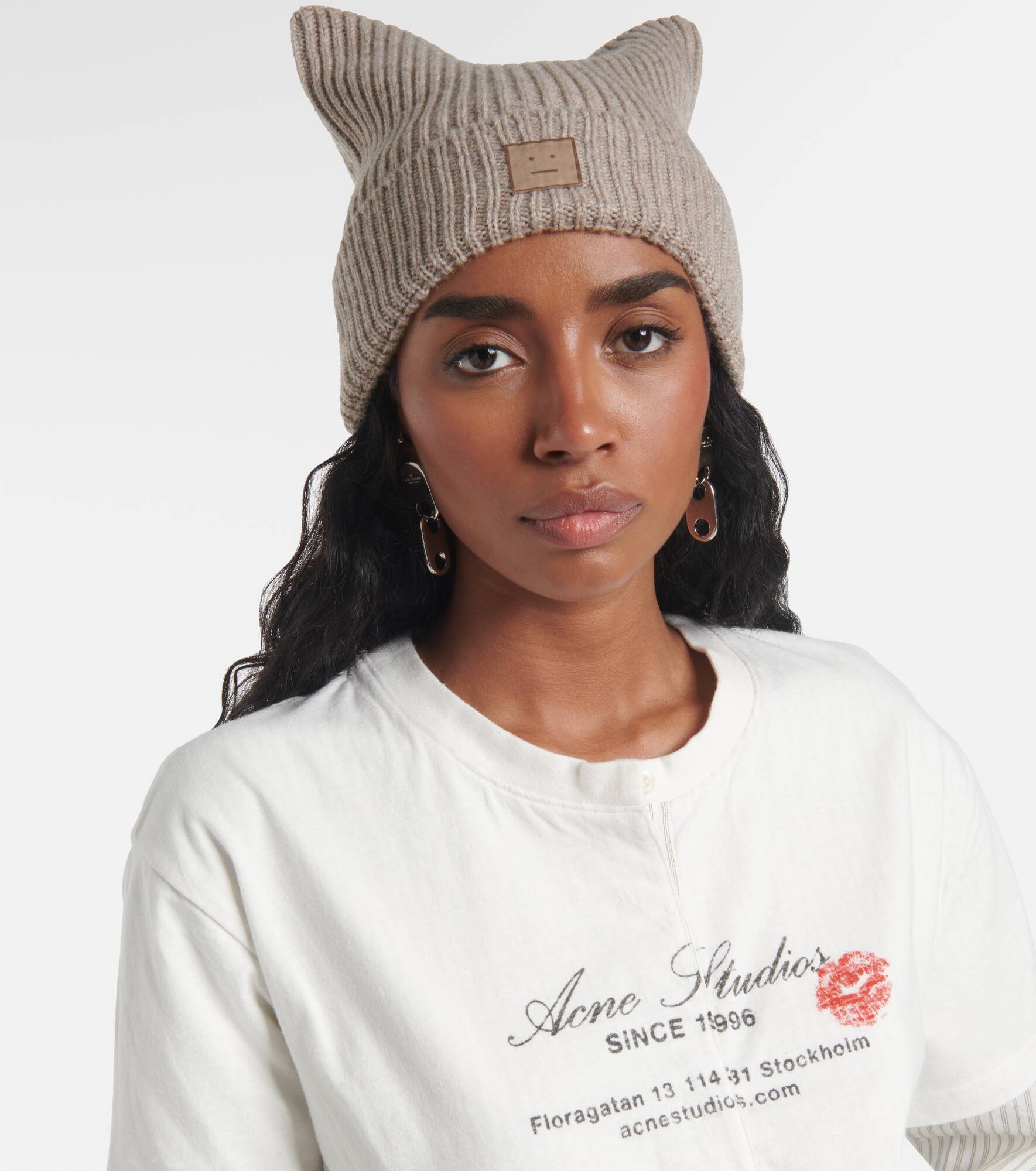 Face ribbed-knit wool-blend beanie - 2