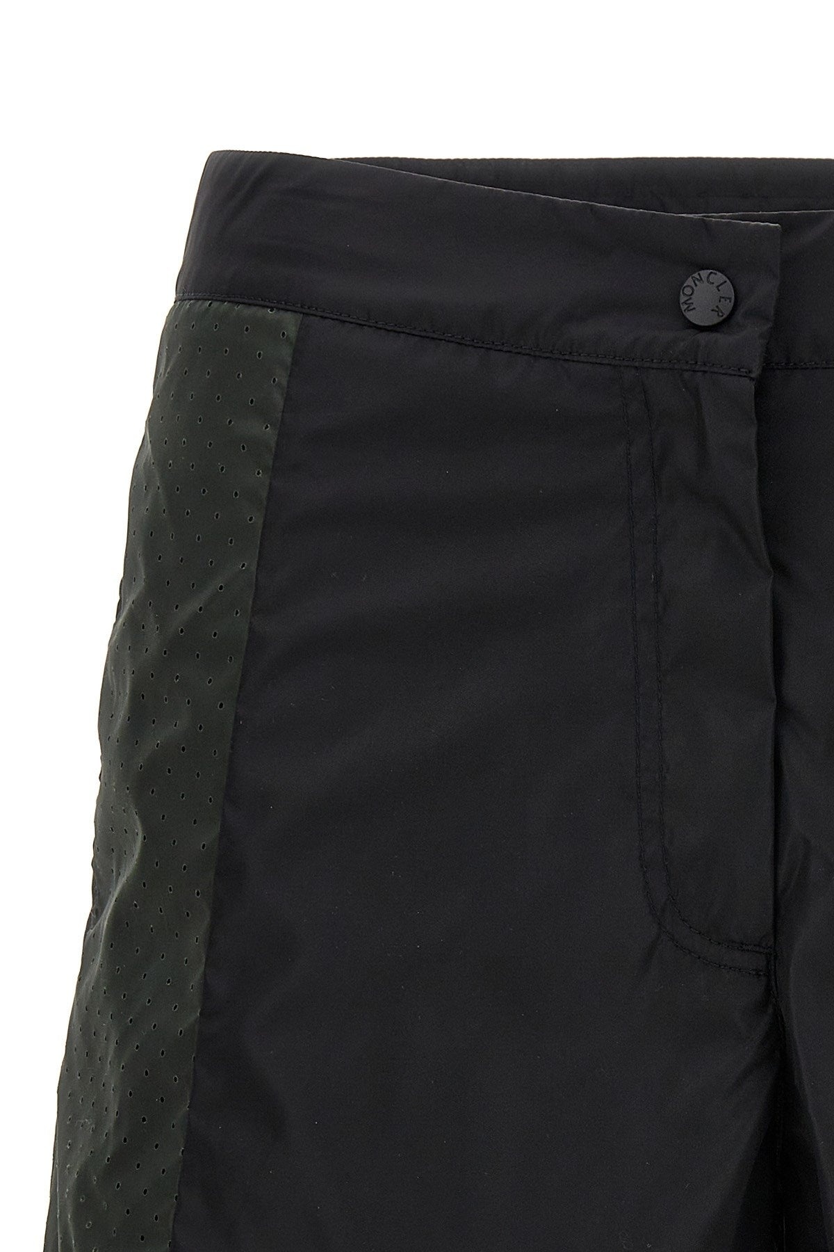 ショートパンツ MONCLER Born To Protect capsule shorts Black Moncler Born To Protect Capsule Shorts In Black - 25% Off