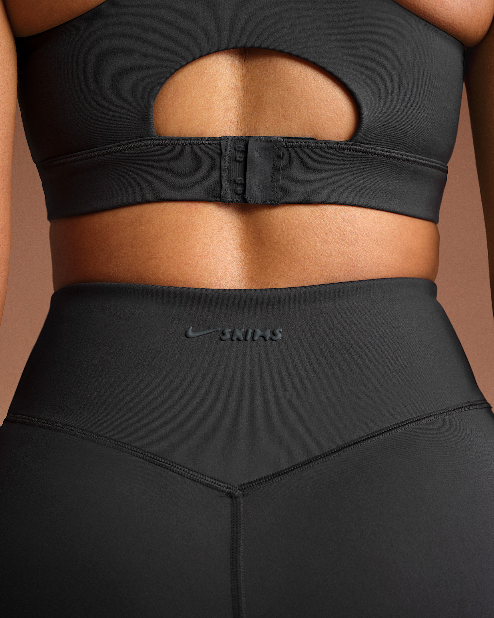 NikeSKIMS Matte Women's High-Waisted 3" Boyshorts - 6