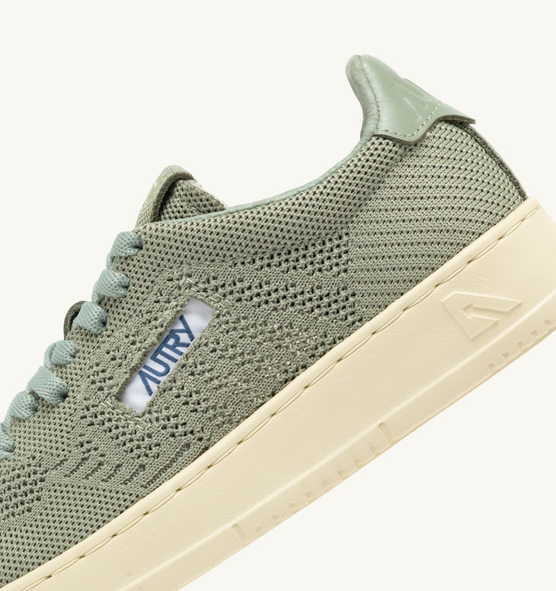 MEDALIST EASEKNIT LOW SNEAKERS IN SEA GRASS KNIT 6