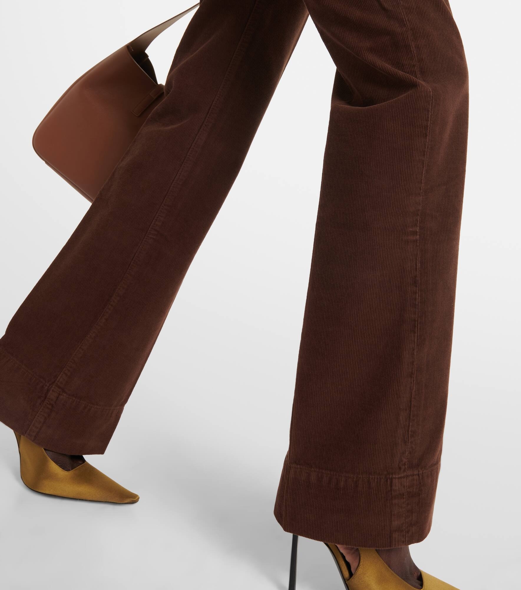 【Saint Laurent】ローライズコットンコーデュロイ bootcutパン SAINT LAURENT Low-rise cotton bootcut pants | mytheresa