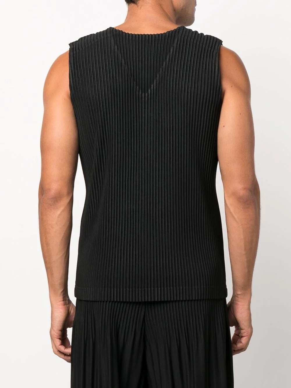 fully-pleated V-neck vest - 4