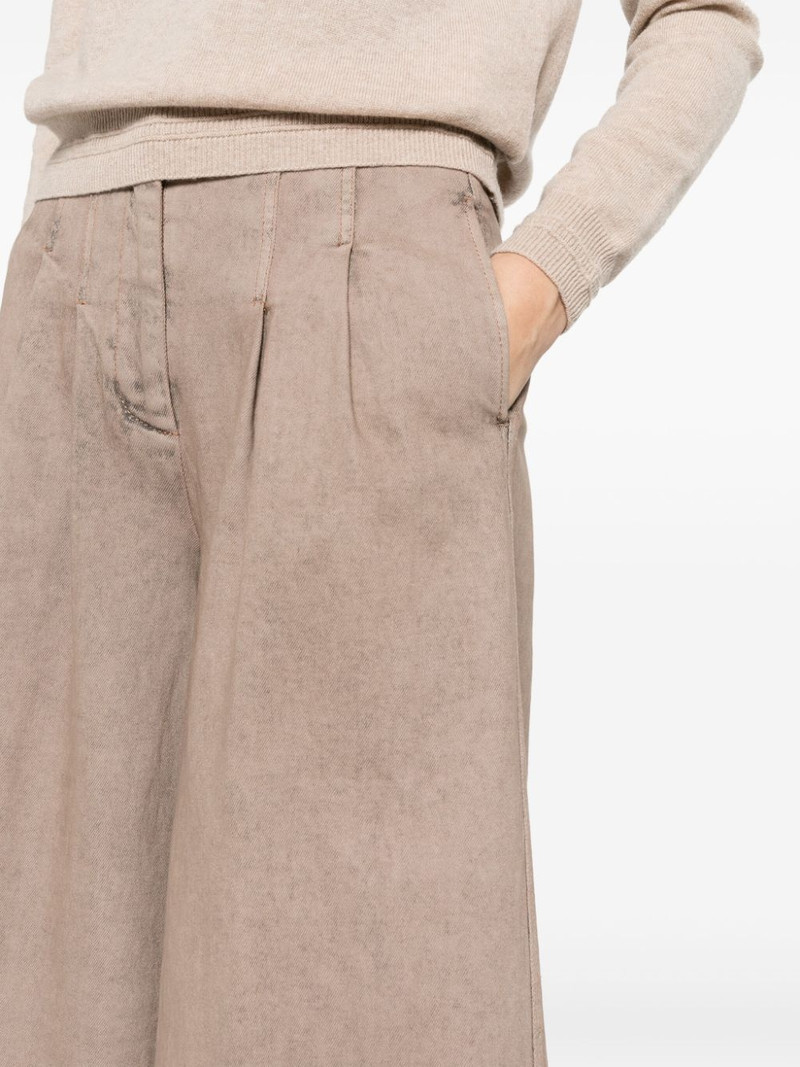 wide-leg pleated jeans 5