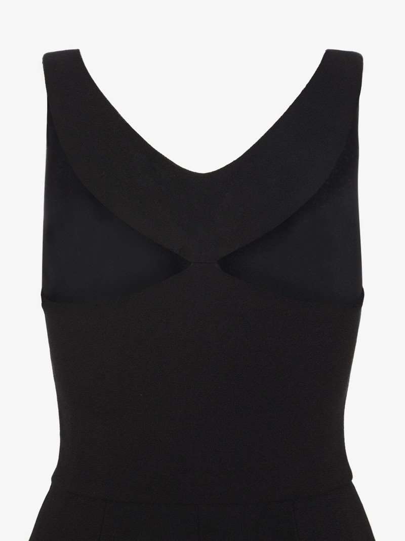 Short dress in crêpe de laine with graphic neckline 8