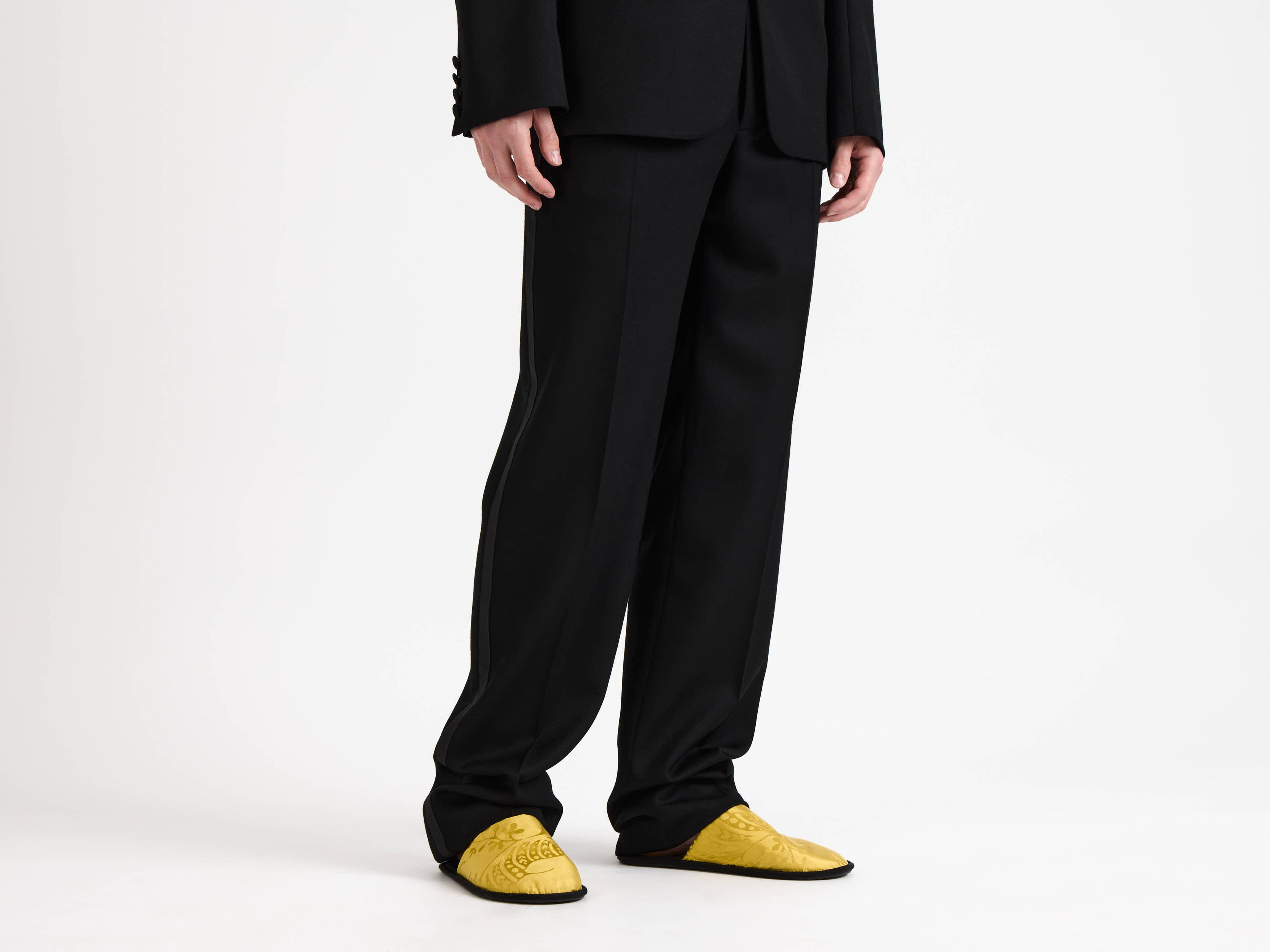 MENS CLOSE TOE SLIDES IN CITRINE - 4