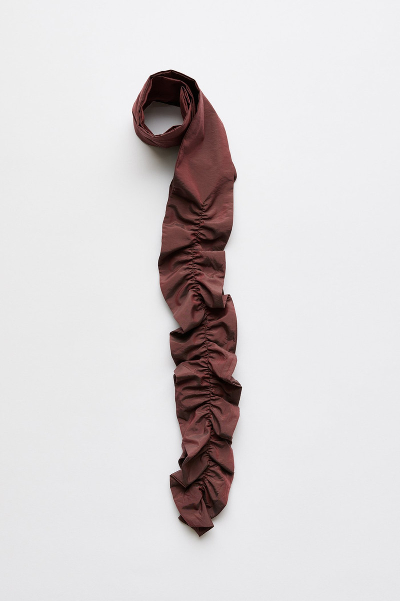 Gathered Tie Shining Cherry Crinkle Solaro 1