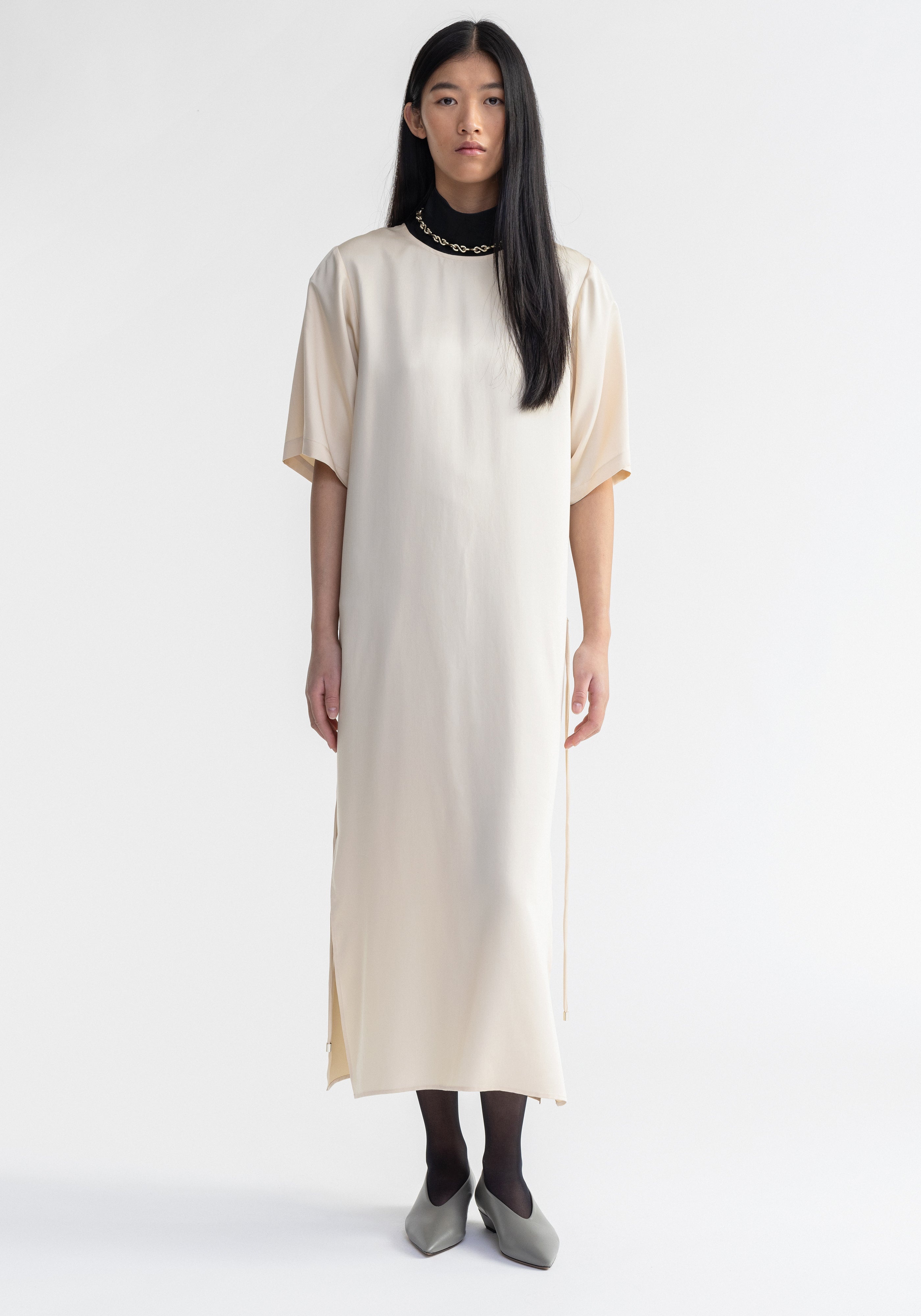 EVE
Cupro maxi dress with belt - 2