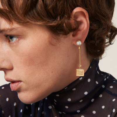 Miu Miu Metal earrings with artificial pearls outlook