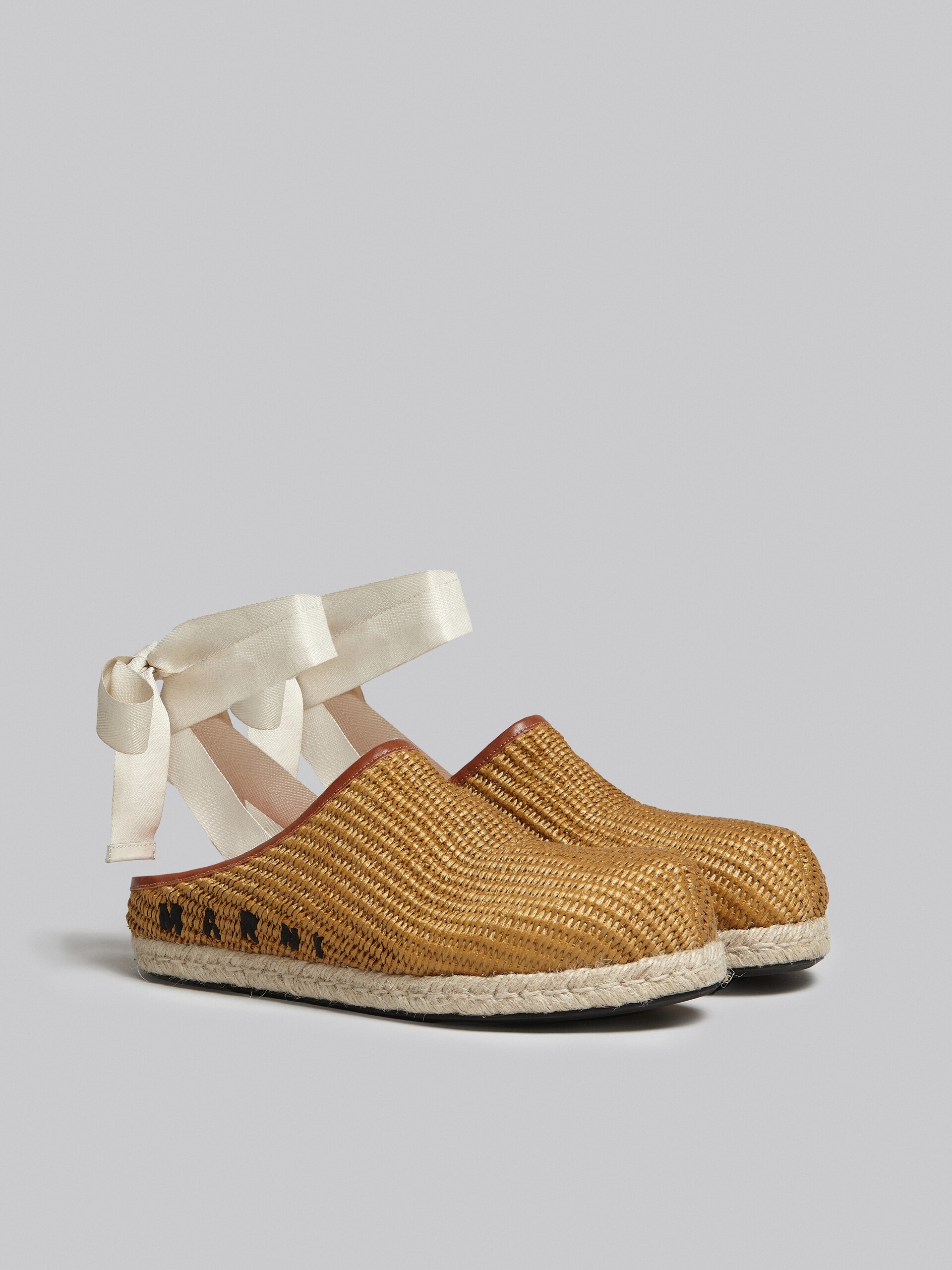 NATURAL RAFFIA FUSSBETT SABOT - 2