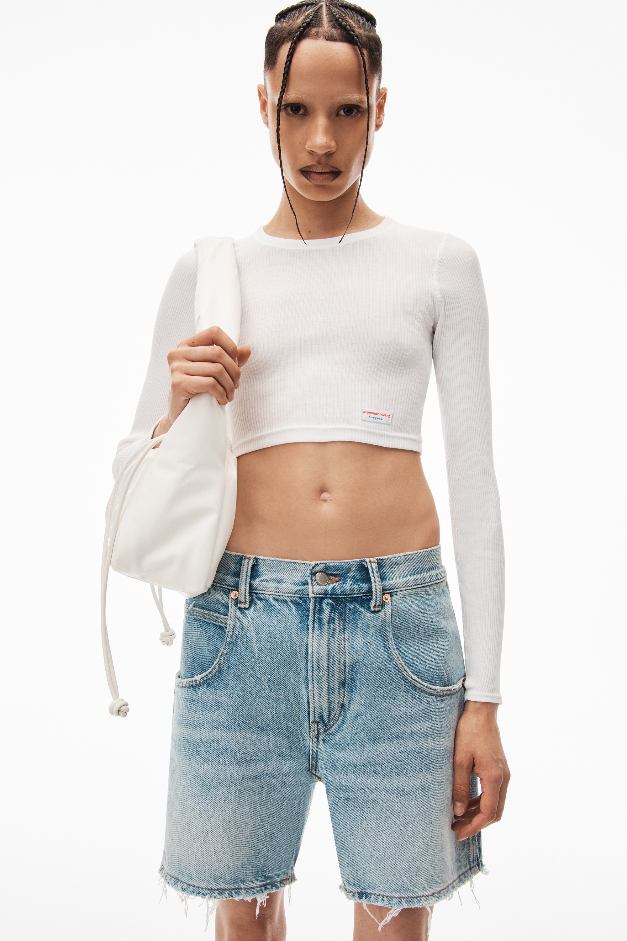 mid-rise loose short in denim - 5