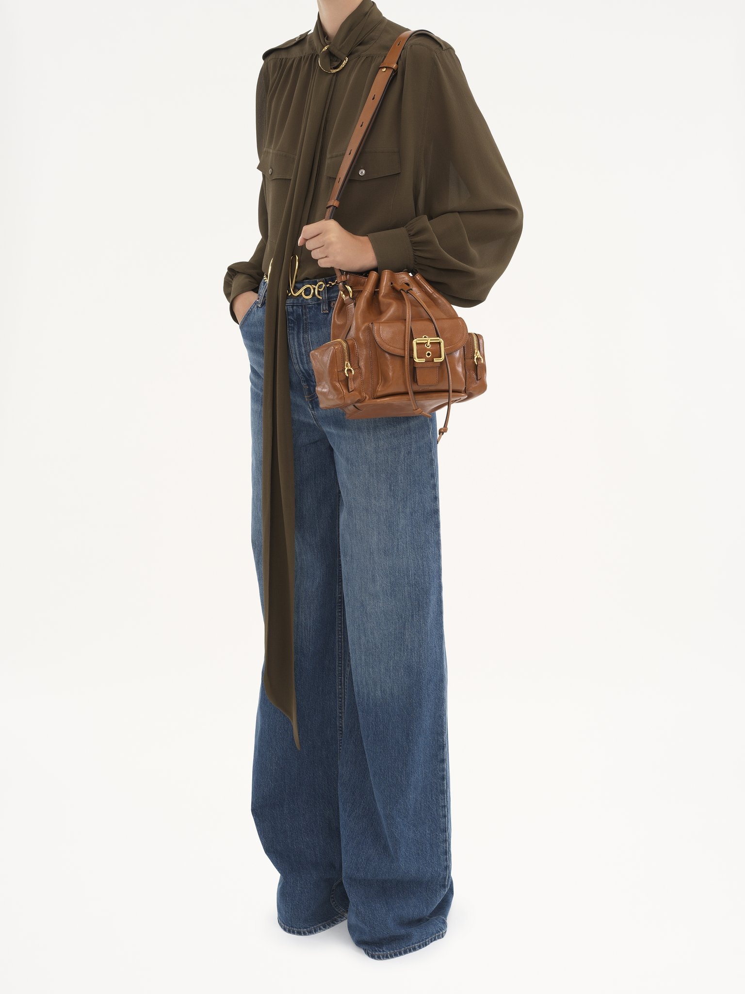 CAMERA BUCKET BAG IN SHINY LEATHER - 7