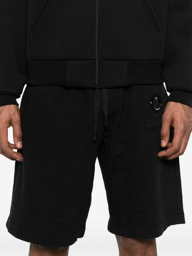 Lens-detail shorts 5