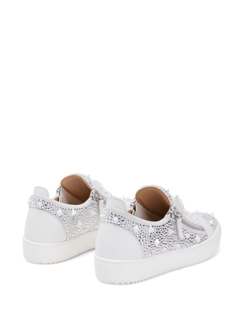 Gail crystal studded 낮은 정상 운동화 3