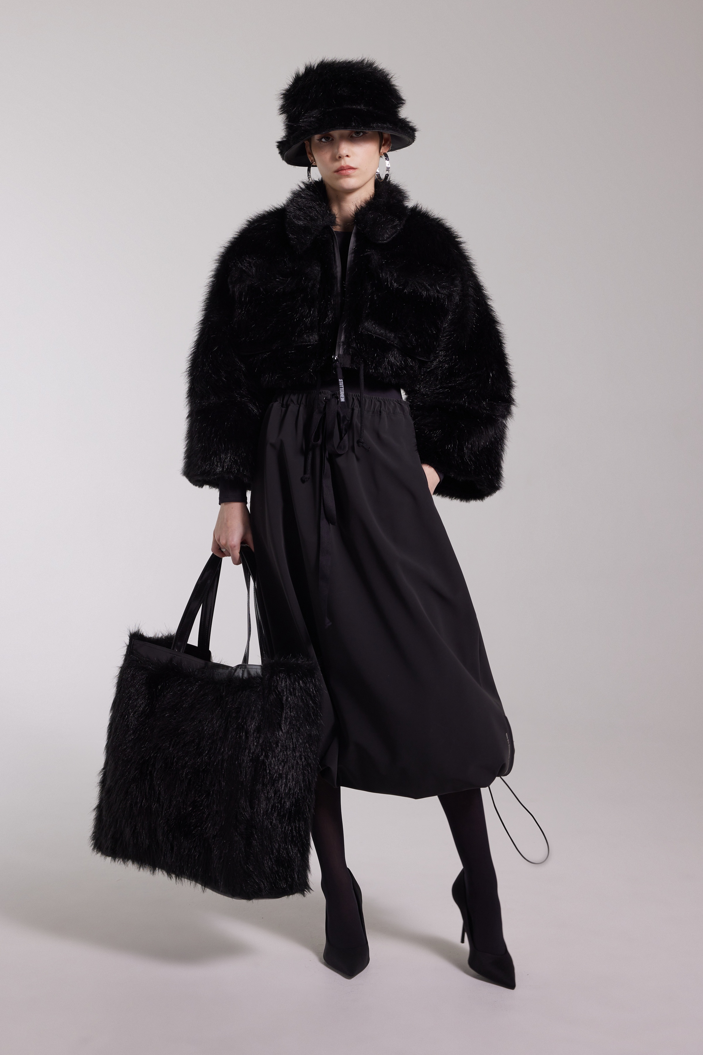 Lilla Tre Zip Faux Fur Black - 3